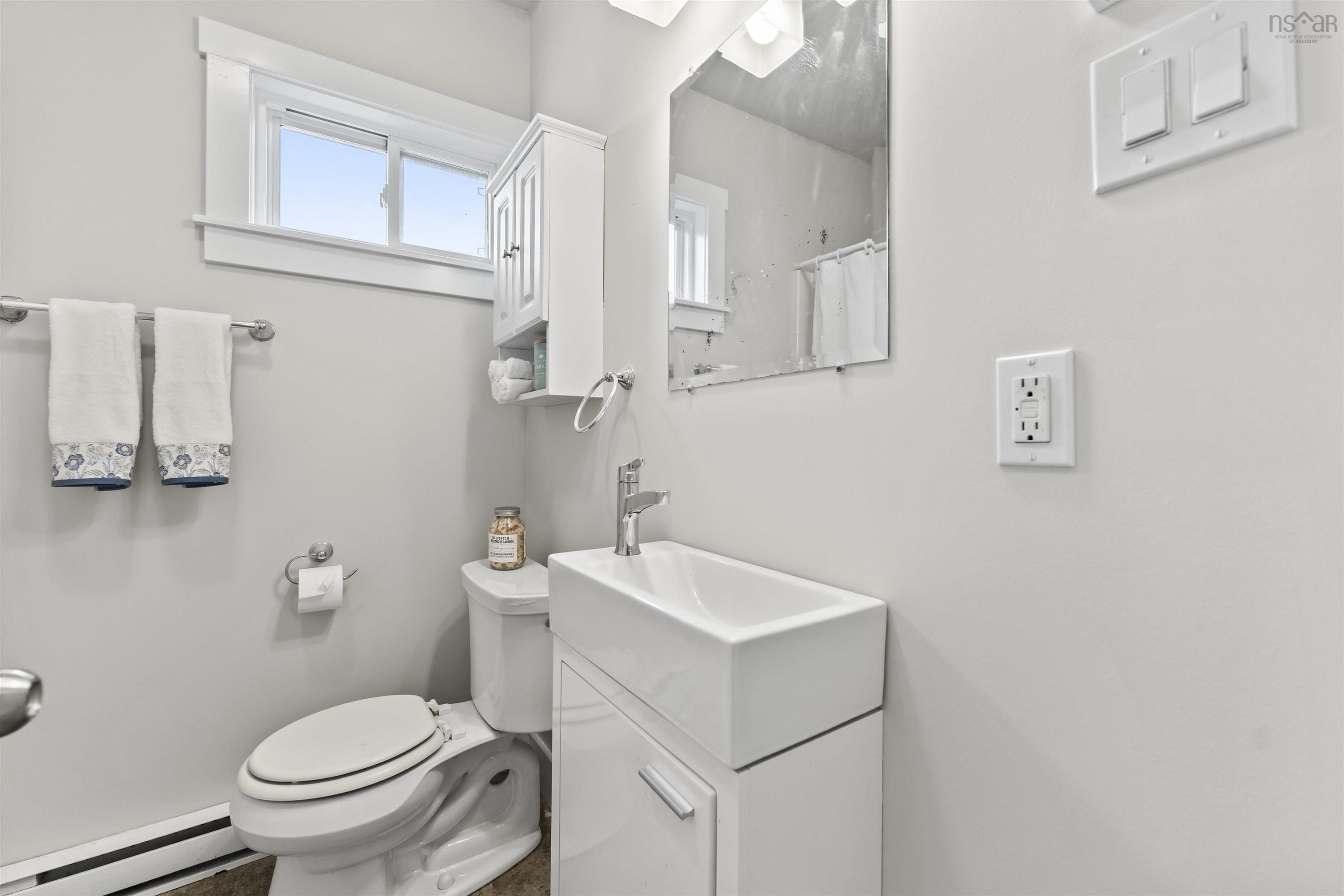 $675,000.00: 48 Adelaide Avenue, Fairview