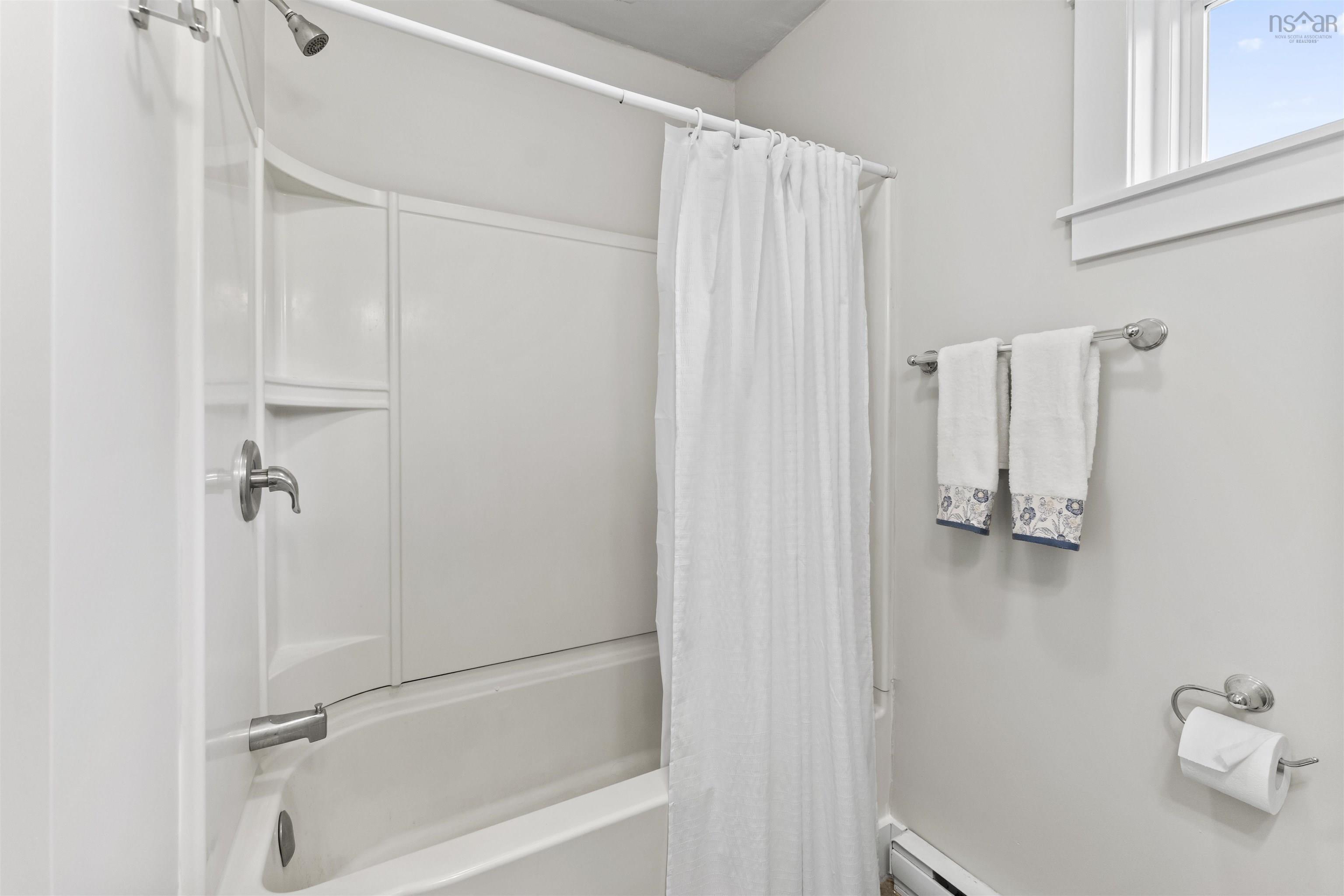 $675,000.00: 48 Adelaide Avenue, Fairview