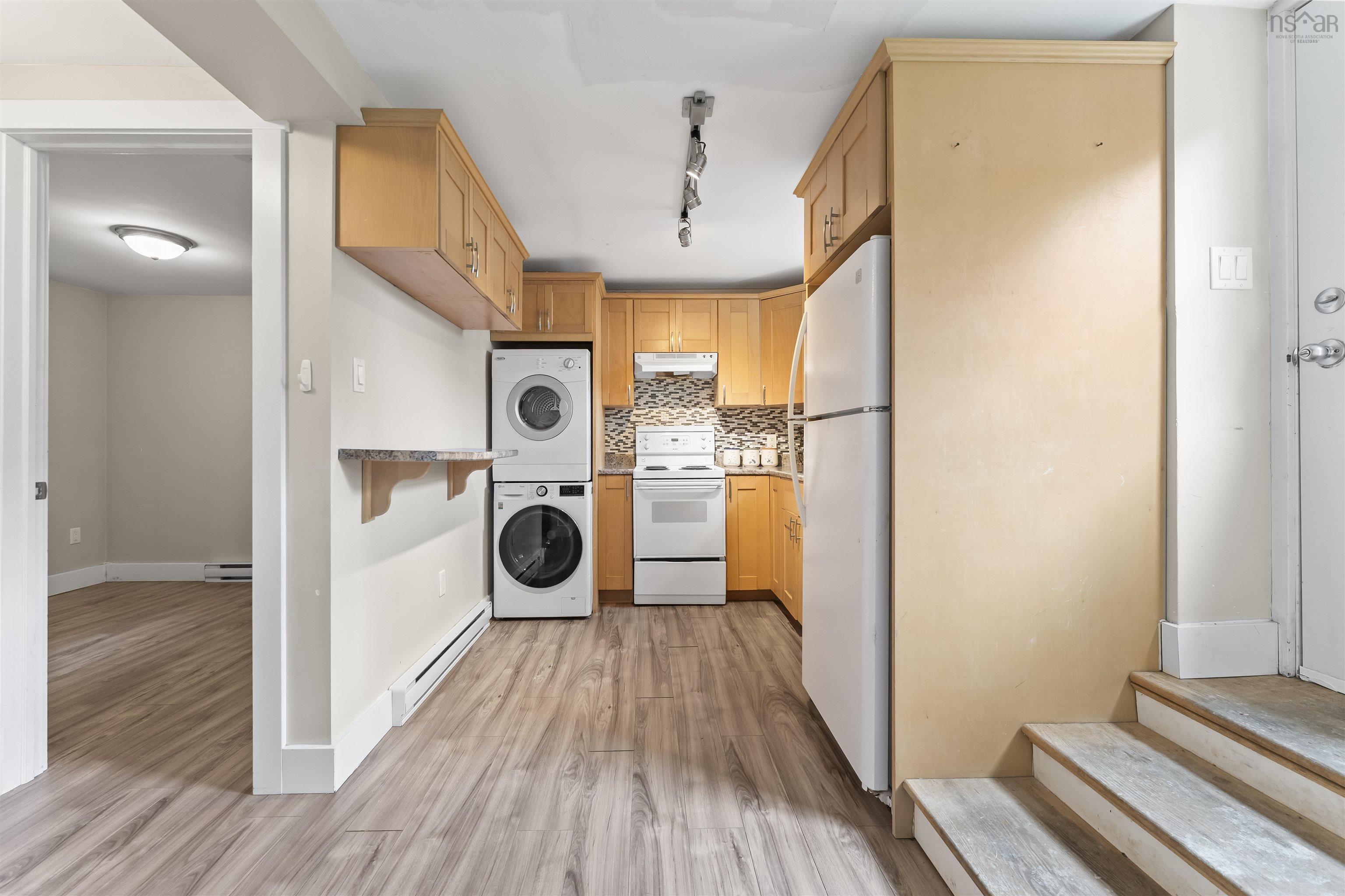 $675,000.00: 48 Adelaide Avenue, Fairview