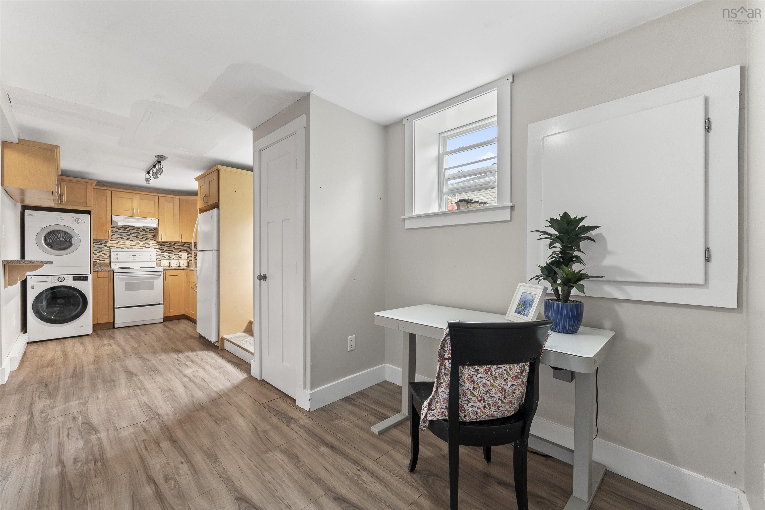 $675,000.00: 48 Adelaide Avenue, Fairview