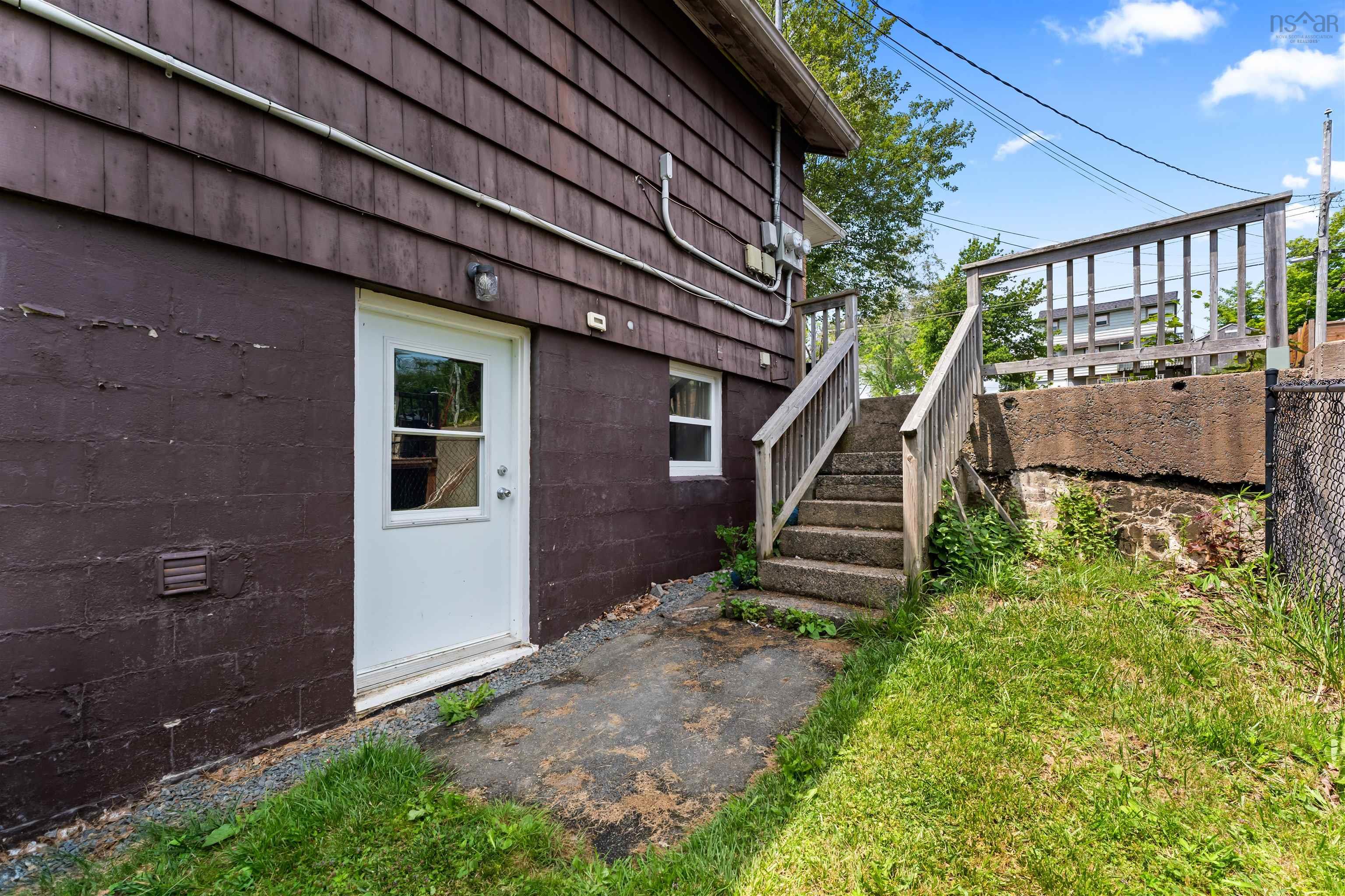 $675,000.00: 48 Adelaide Avenue, Fairview