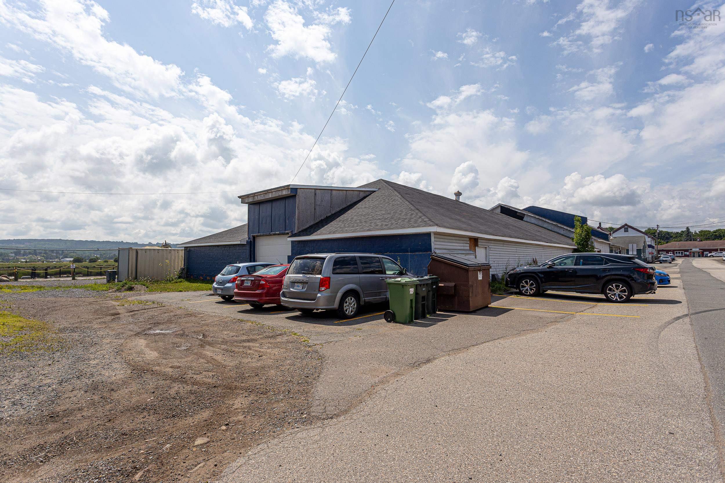 $975,000.00: 1104 Kars Street, Port Williams