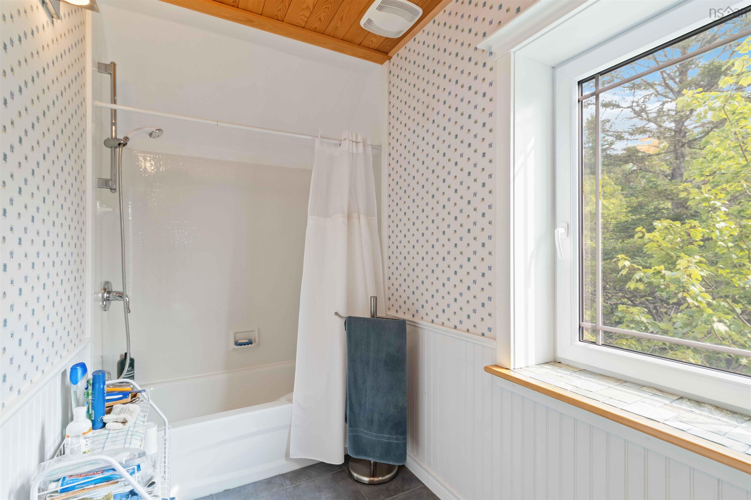 $699,900.00: 40 Big Rock Lane, East Chester