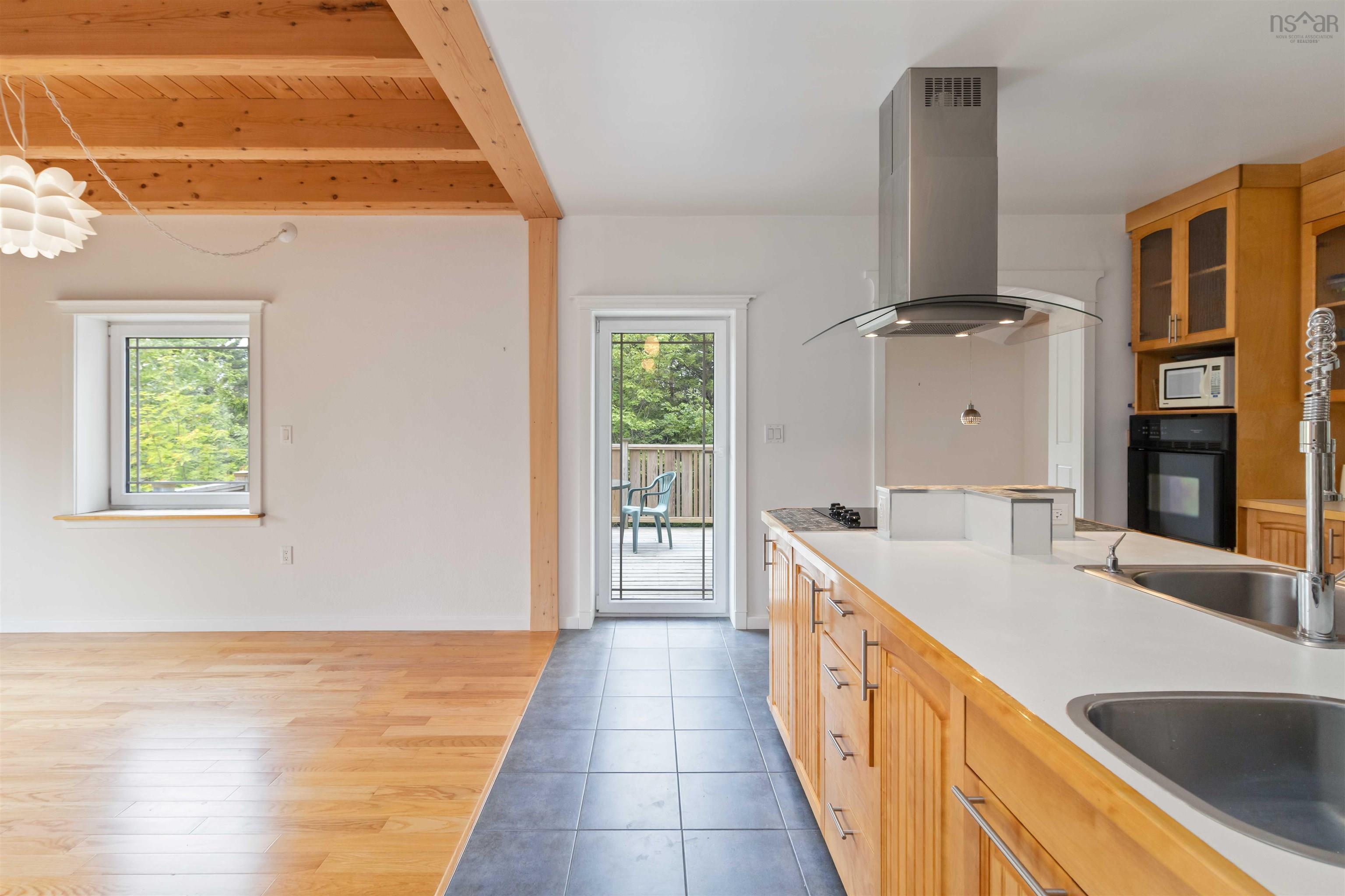 $699,900.00: 40 Big Rock Lane, East Chester