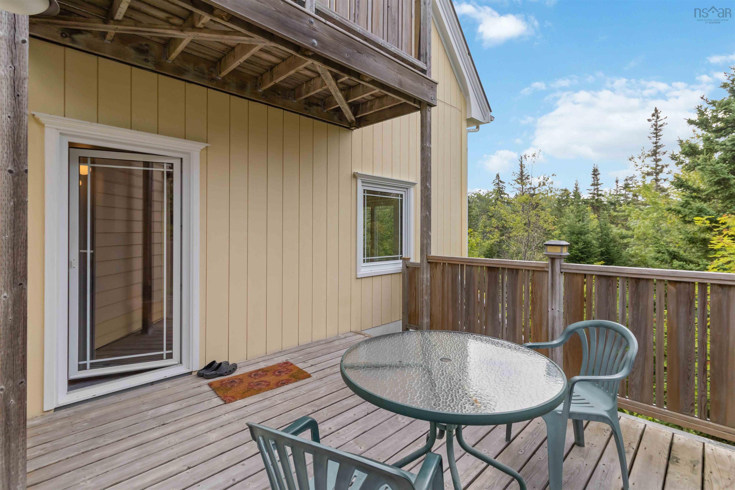 $699,900.00: 40 Big Rock Lane, East Chester