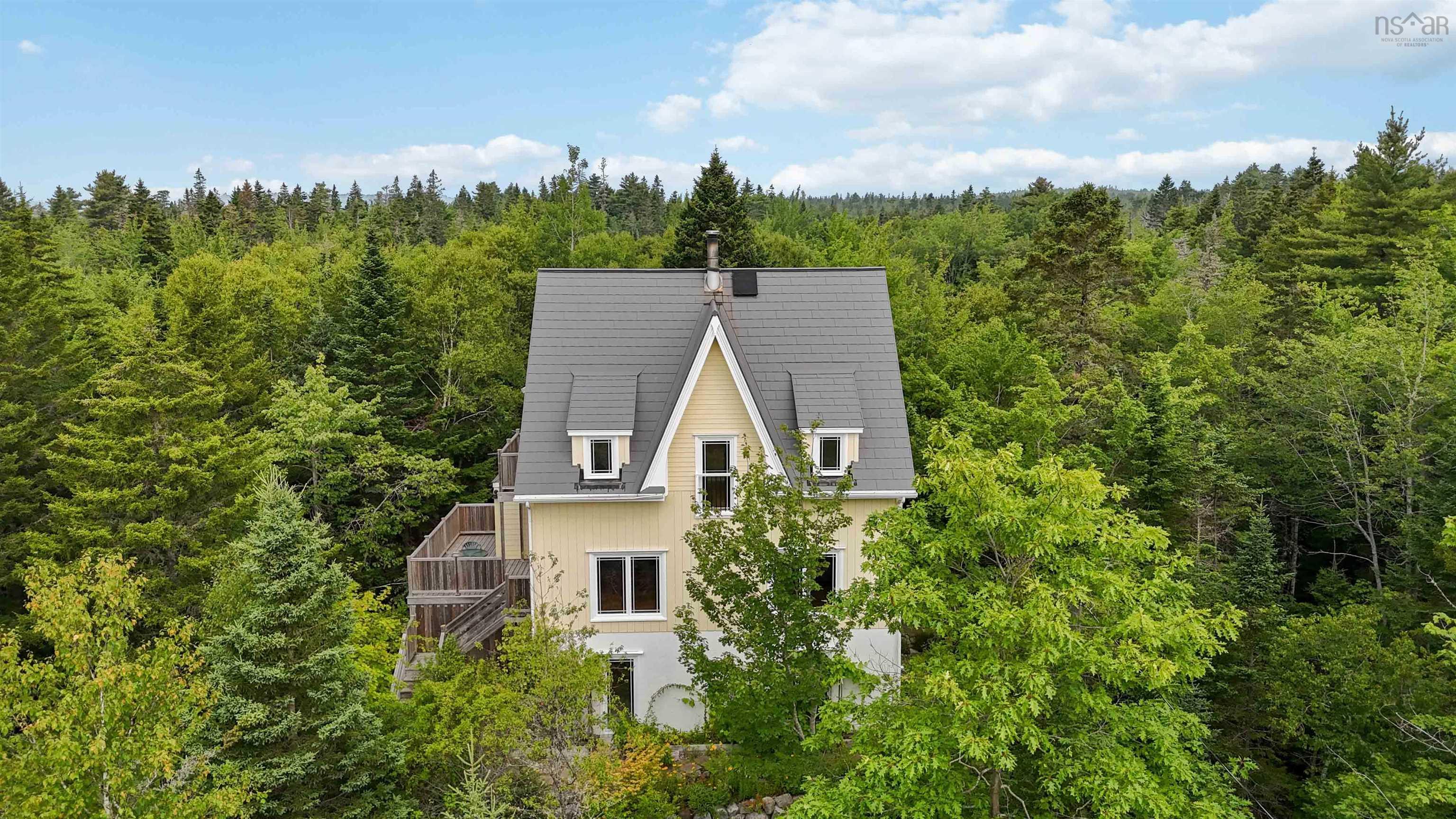 $699,900.00: 40 Big Rock Lane, East Chester