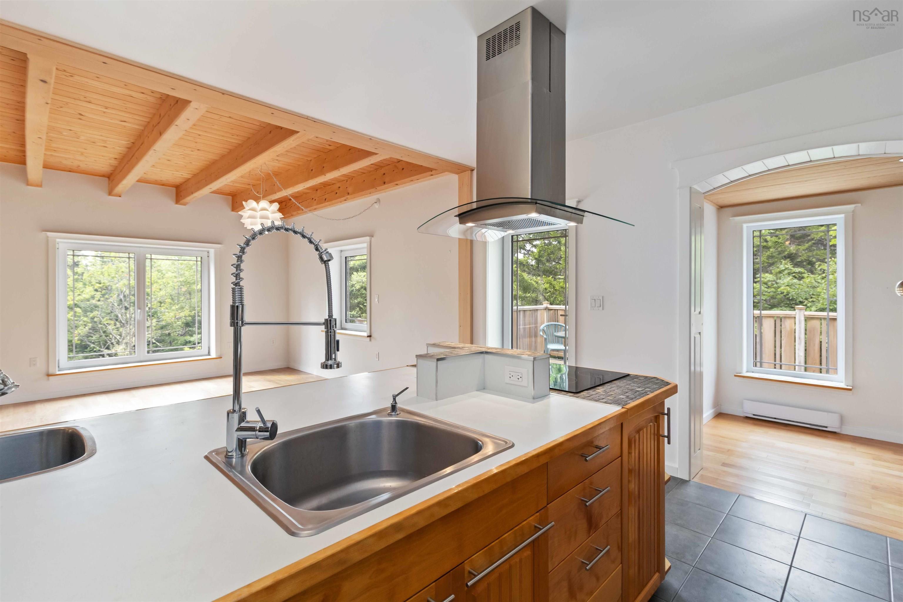 $699,900.00: 40 Big Rock Lane, East Chester