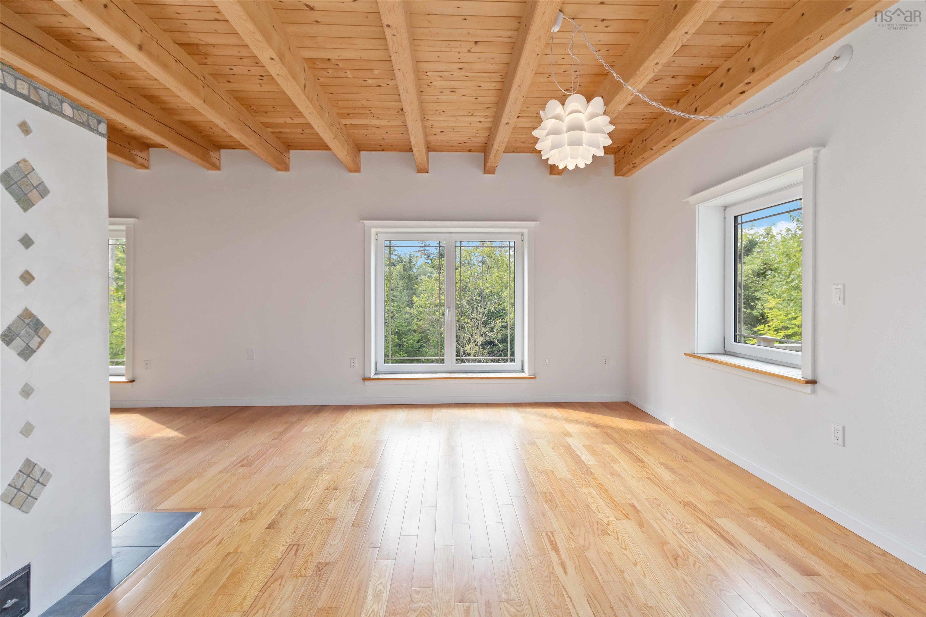 $699,900.00: 40 Big Rock Lane, East Chester