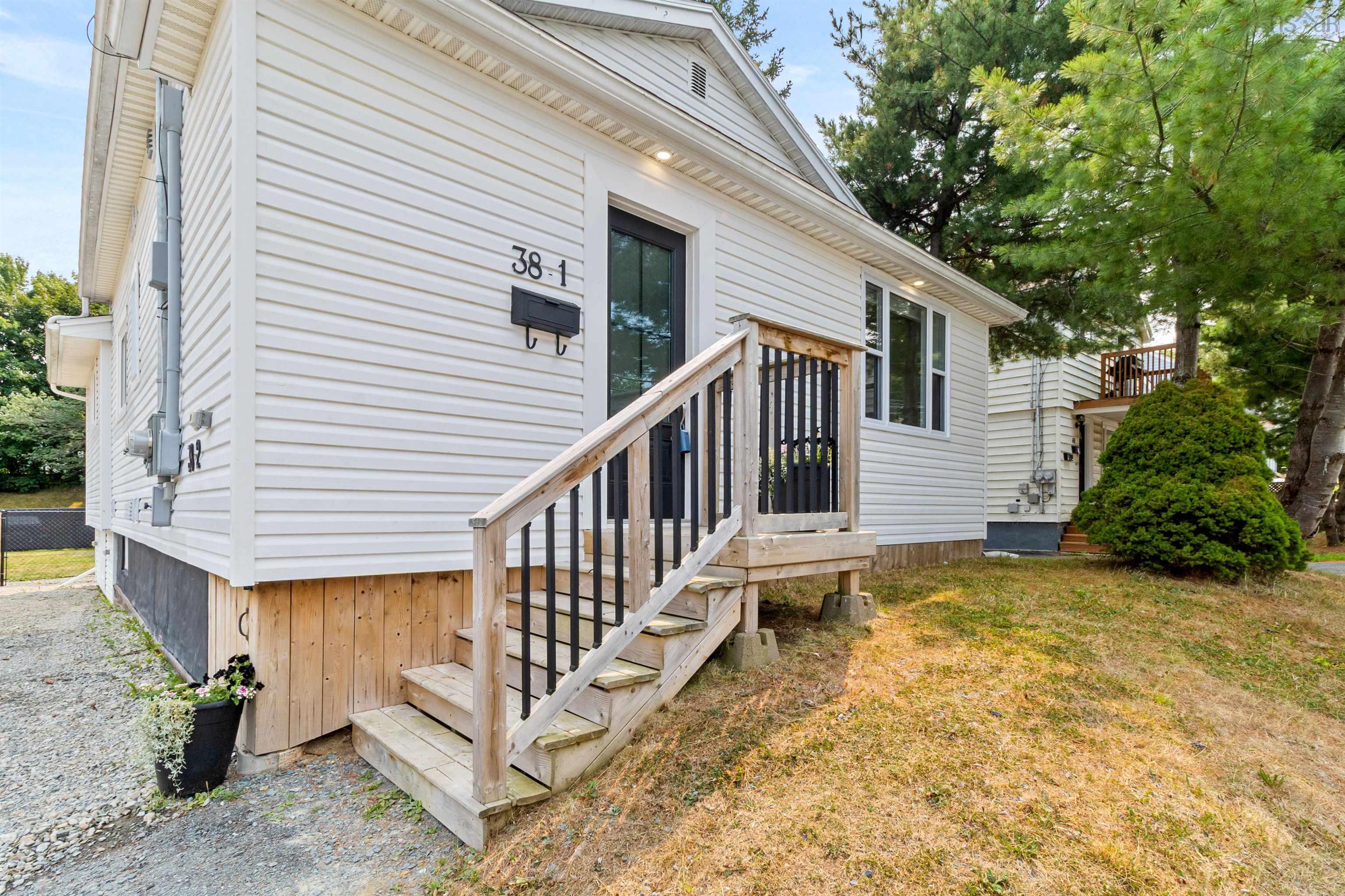 $649,900.00: 38 Frederick Avenue, Fairview