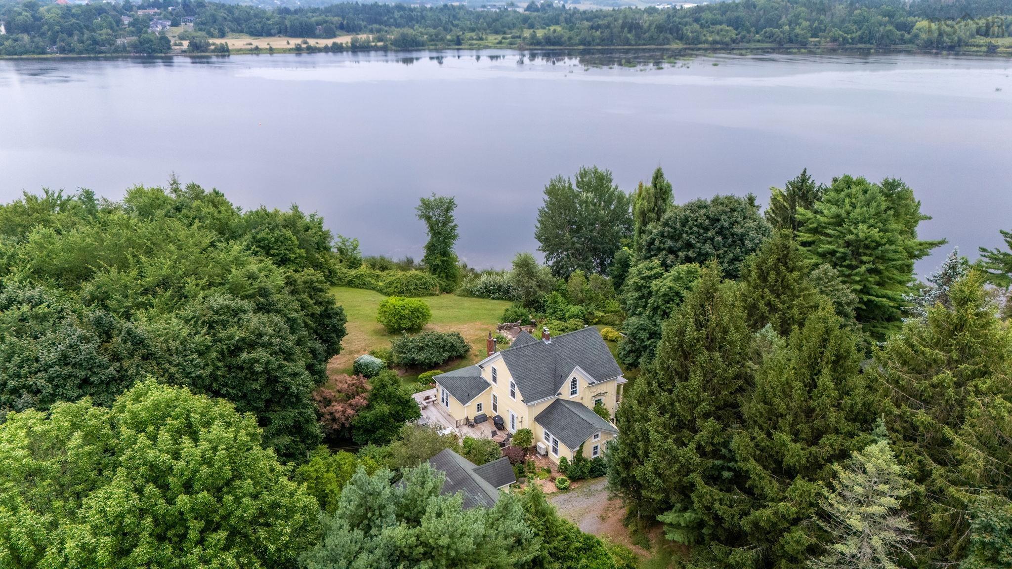 $990,000.00: 129 Town Road, Falmouth