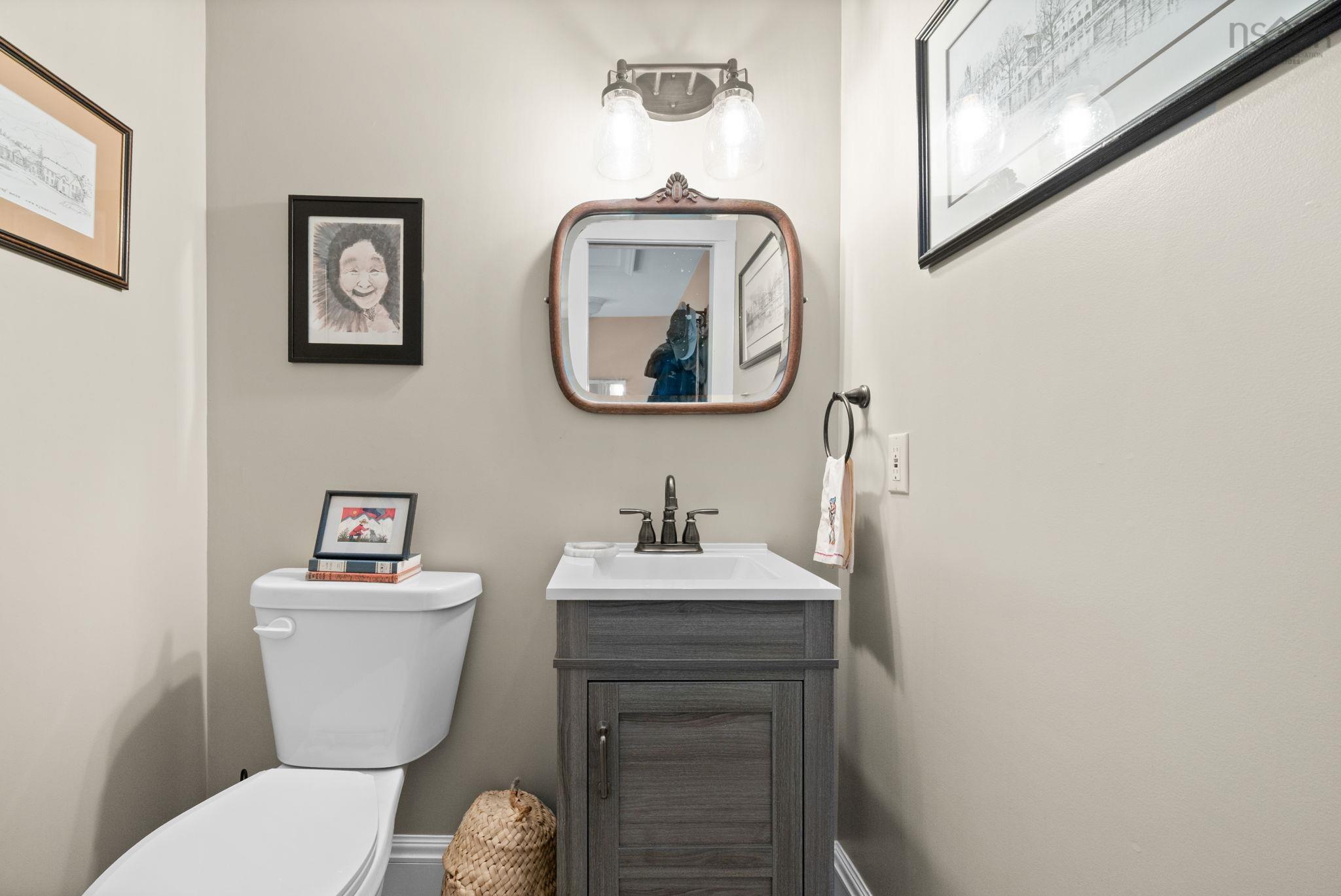 $990,000.00: 129 Town Road, Falmouth