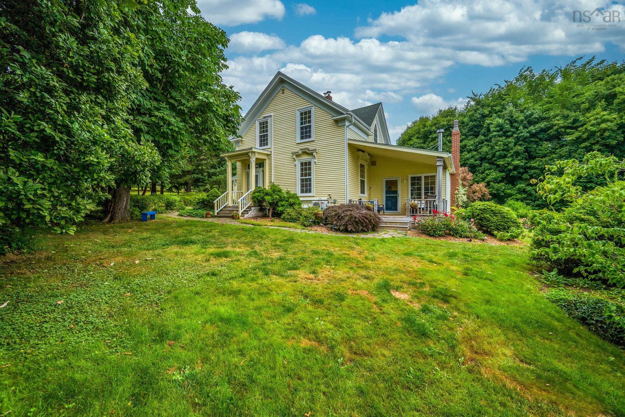 $990,000.00: 129 Town Road, Falmouth