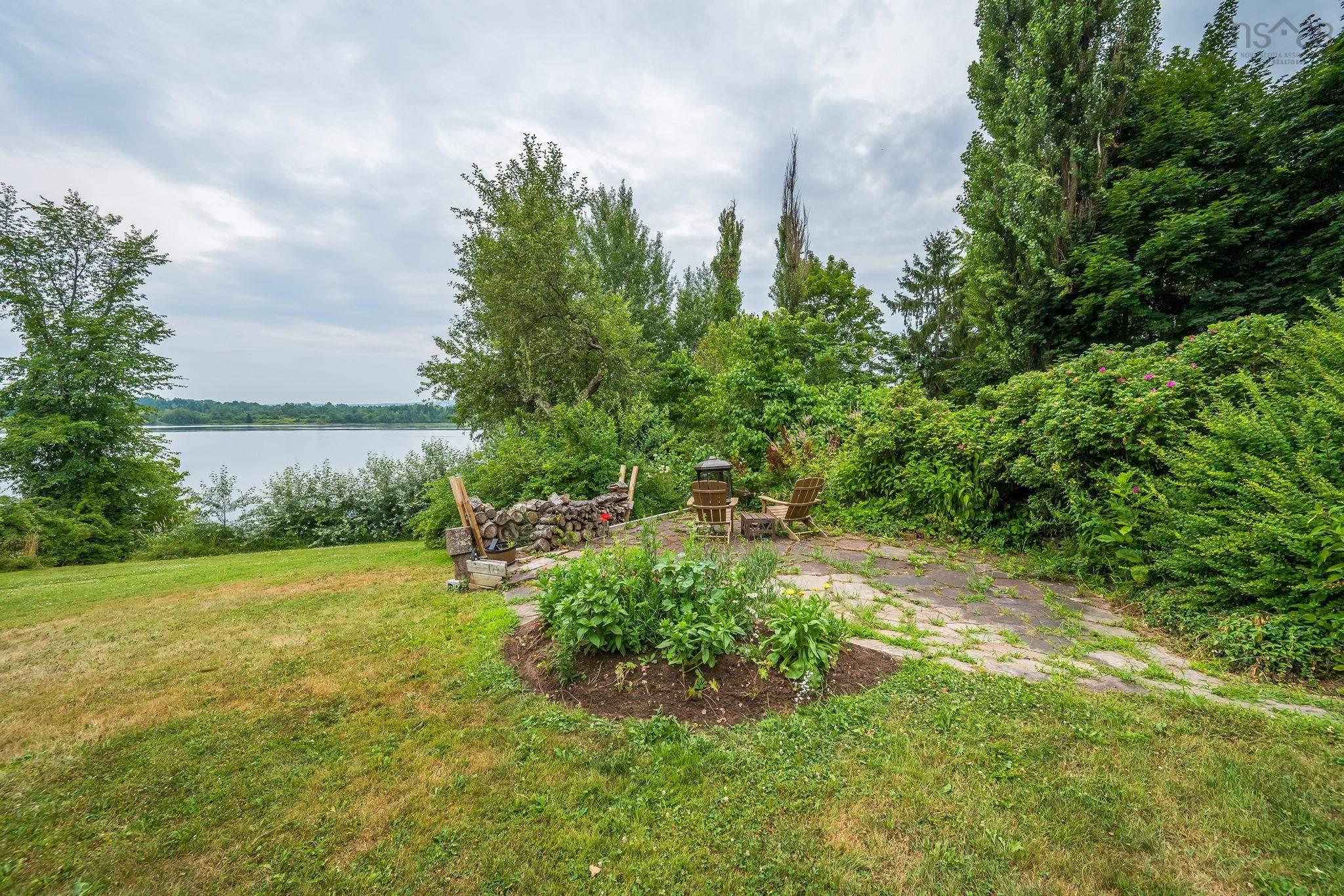 $990,000.00: 129 Town Road, Falmouth