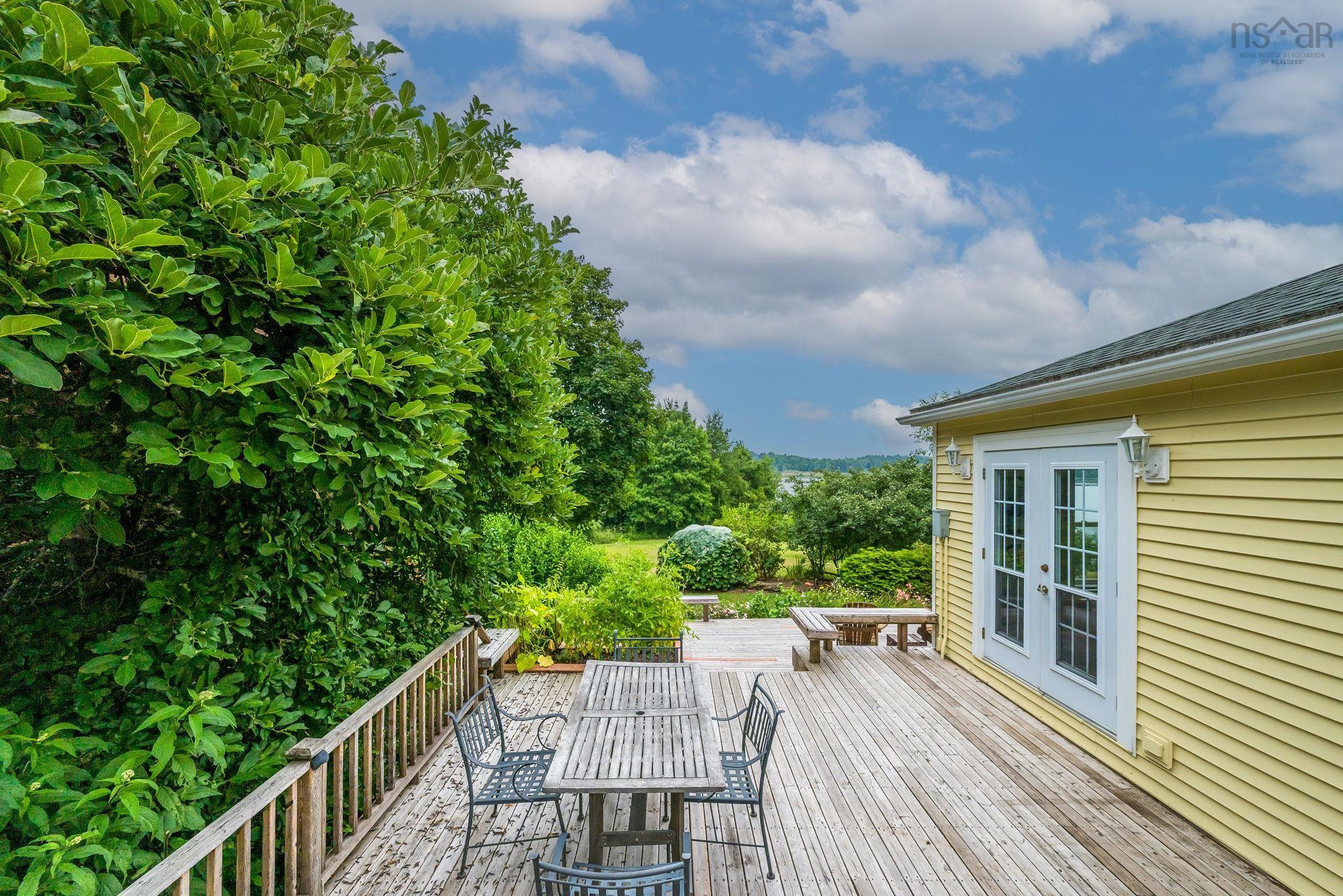 $990,000.00: 129 Town Road, Falmouth