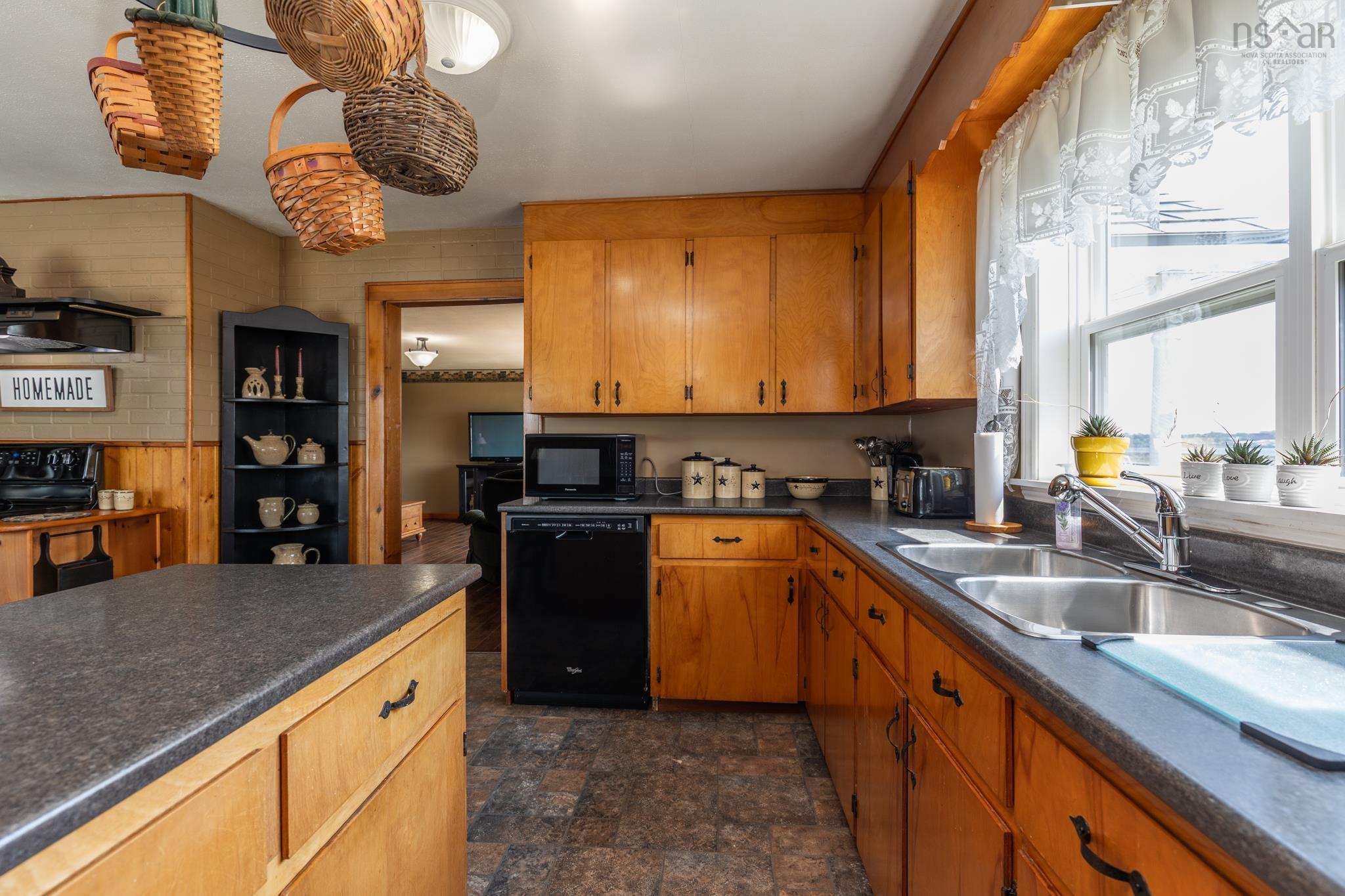 $599,900.00: 926 Highway 304, Overton