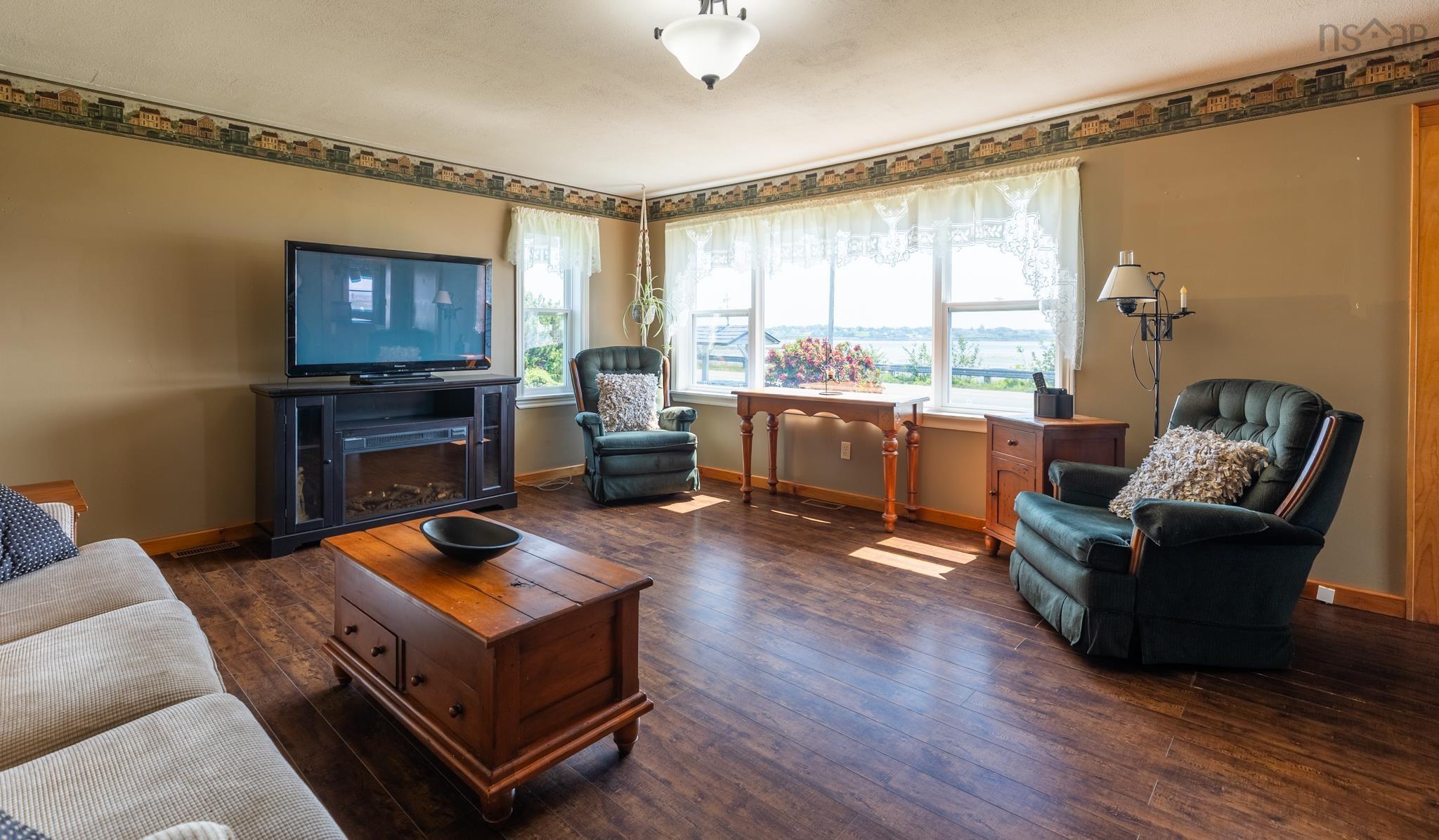 $599,900.00: 926 Highway 304, Overton