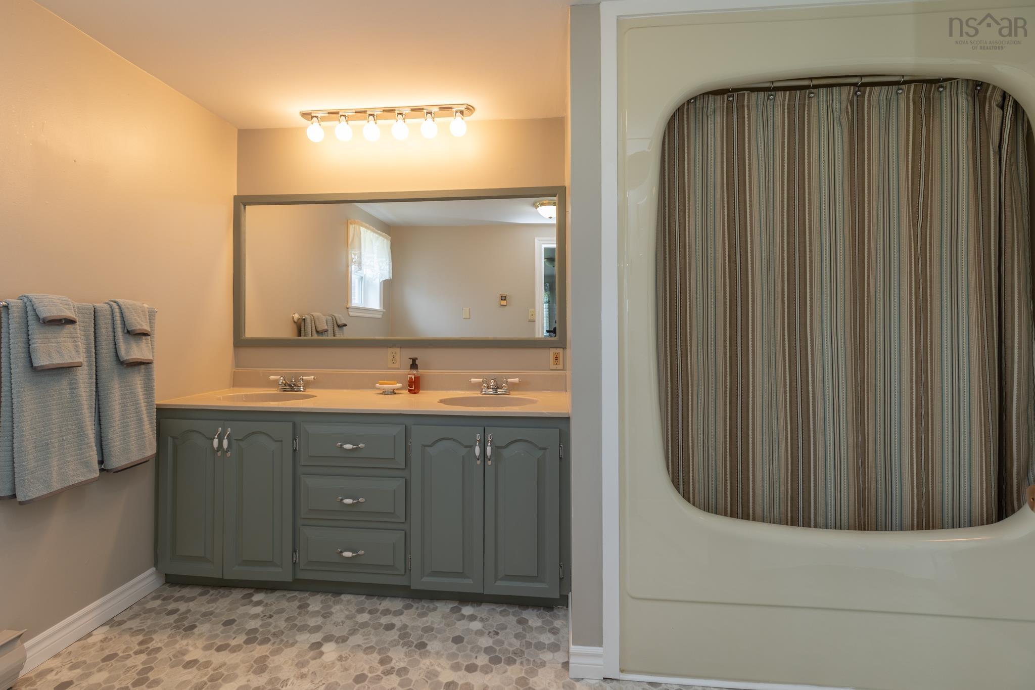 $599,900.00: 926 Highway 304, Overton