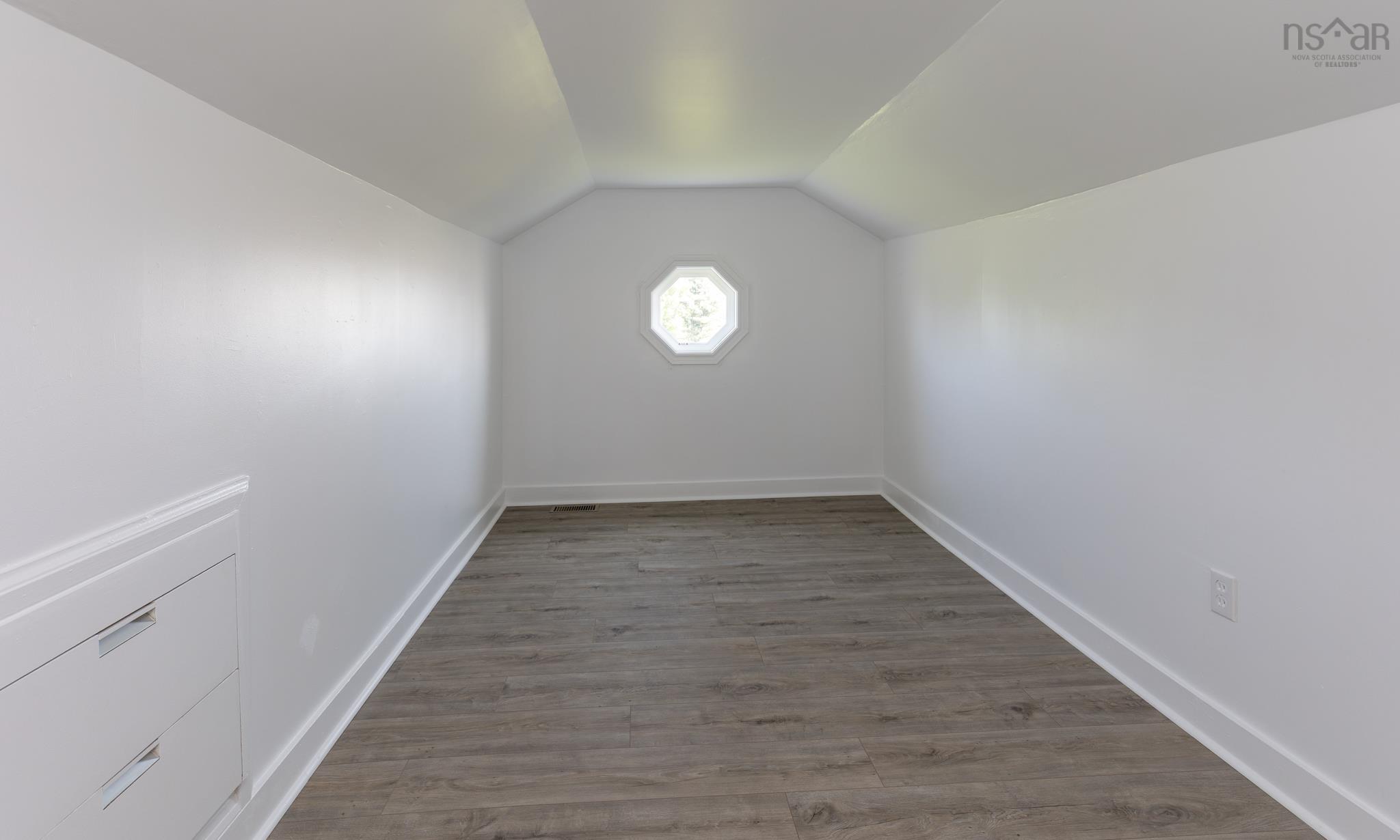 $599,900.00: 926 Highway 304, Overton