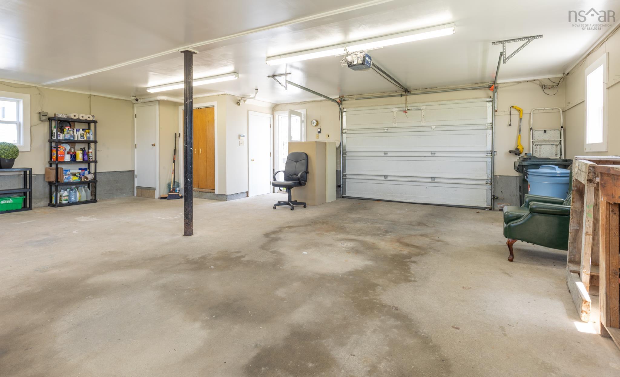 $599,900.00: 926 Highway 304, Overton