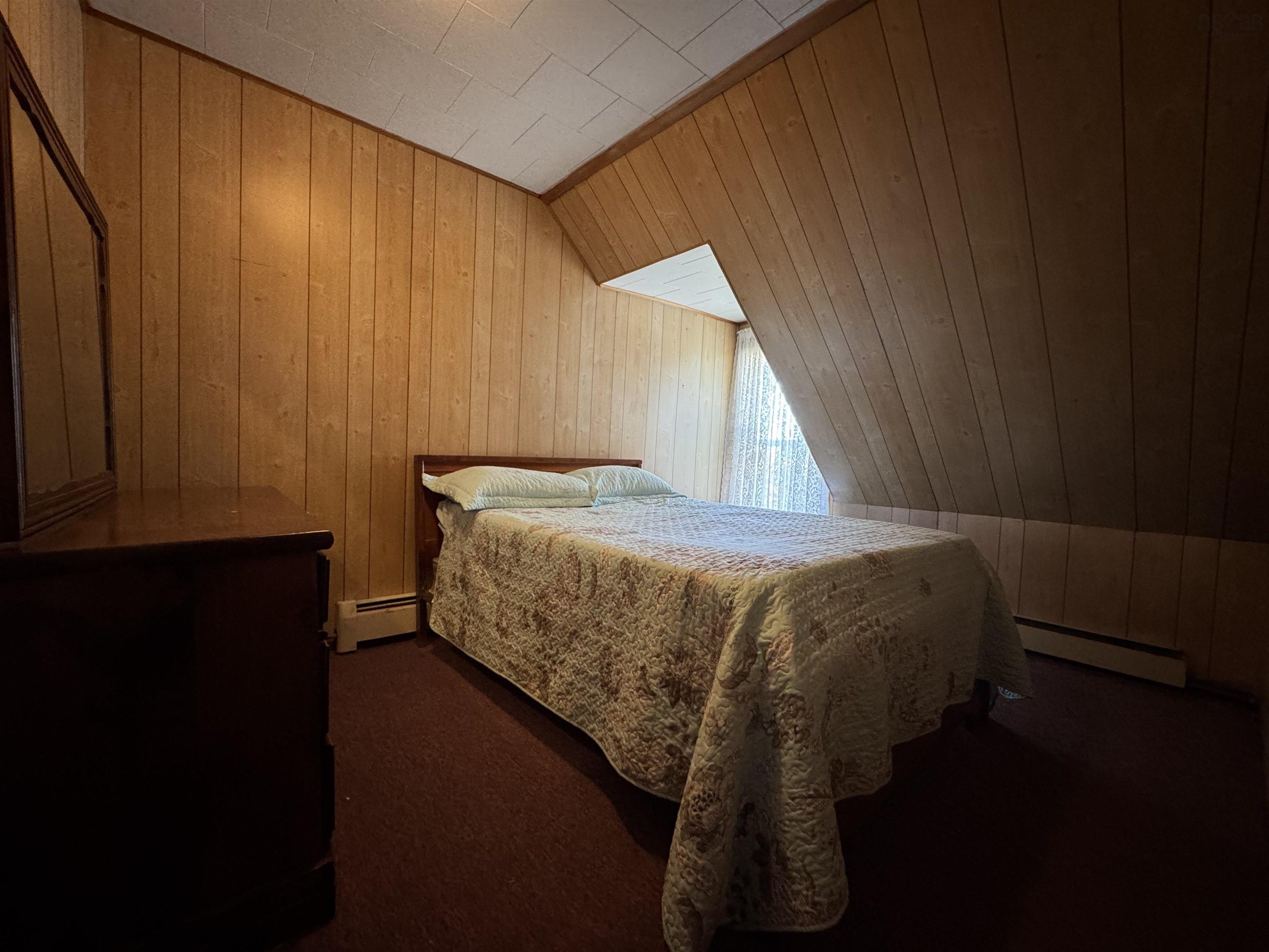 $54,500.00: 30 Pleasant Street, Dominion