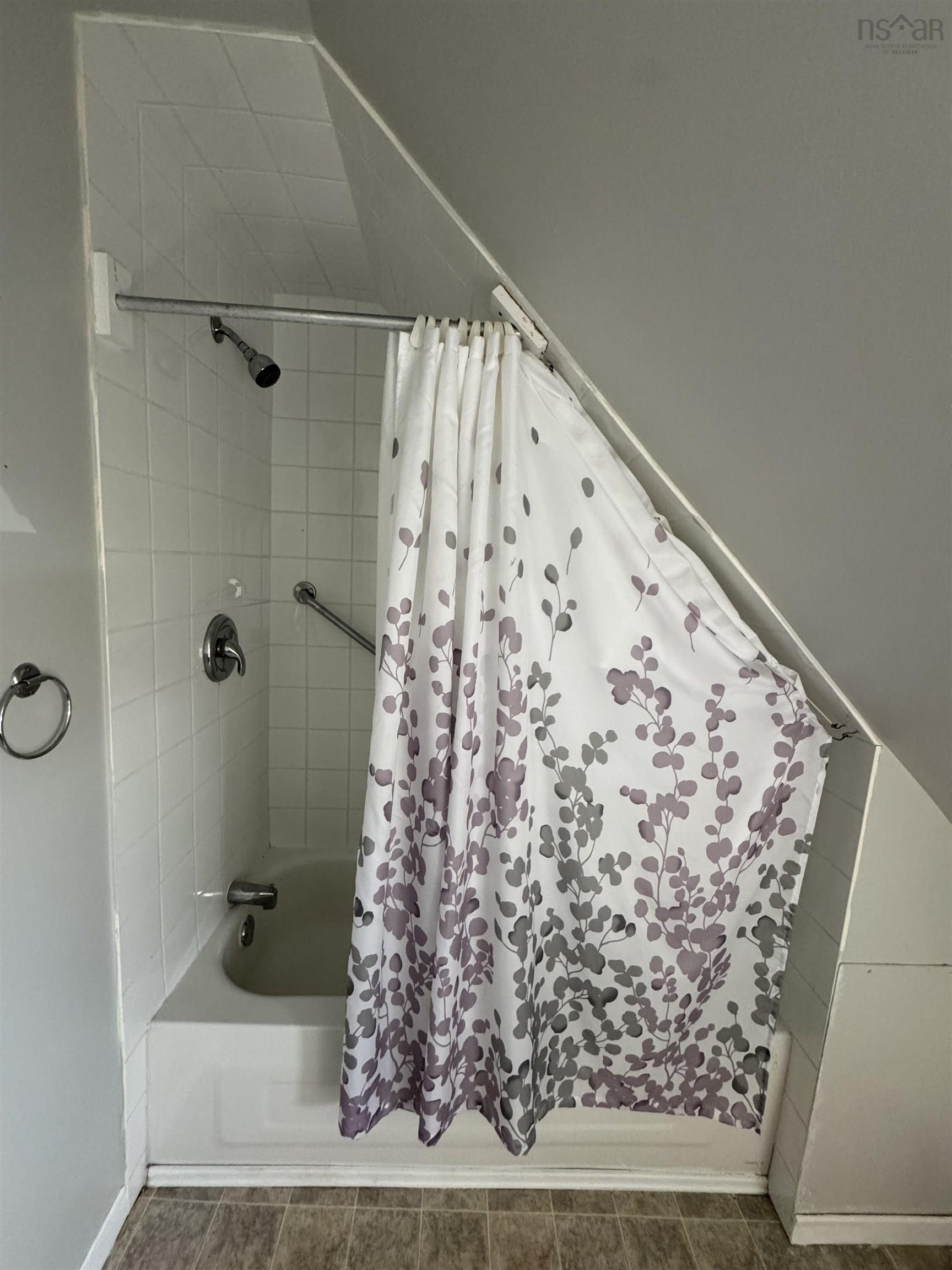 $54,500.00: 30 Pleasant Street, Dominion