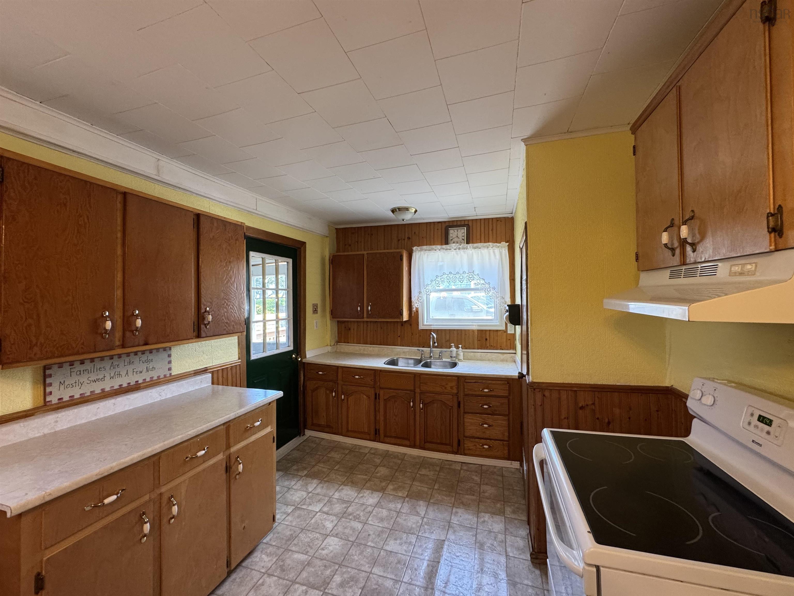 $54,500.00: 30 Pleasant Street, Dominion