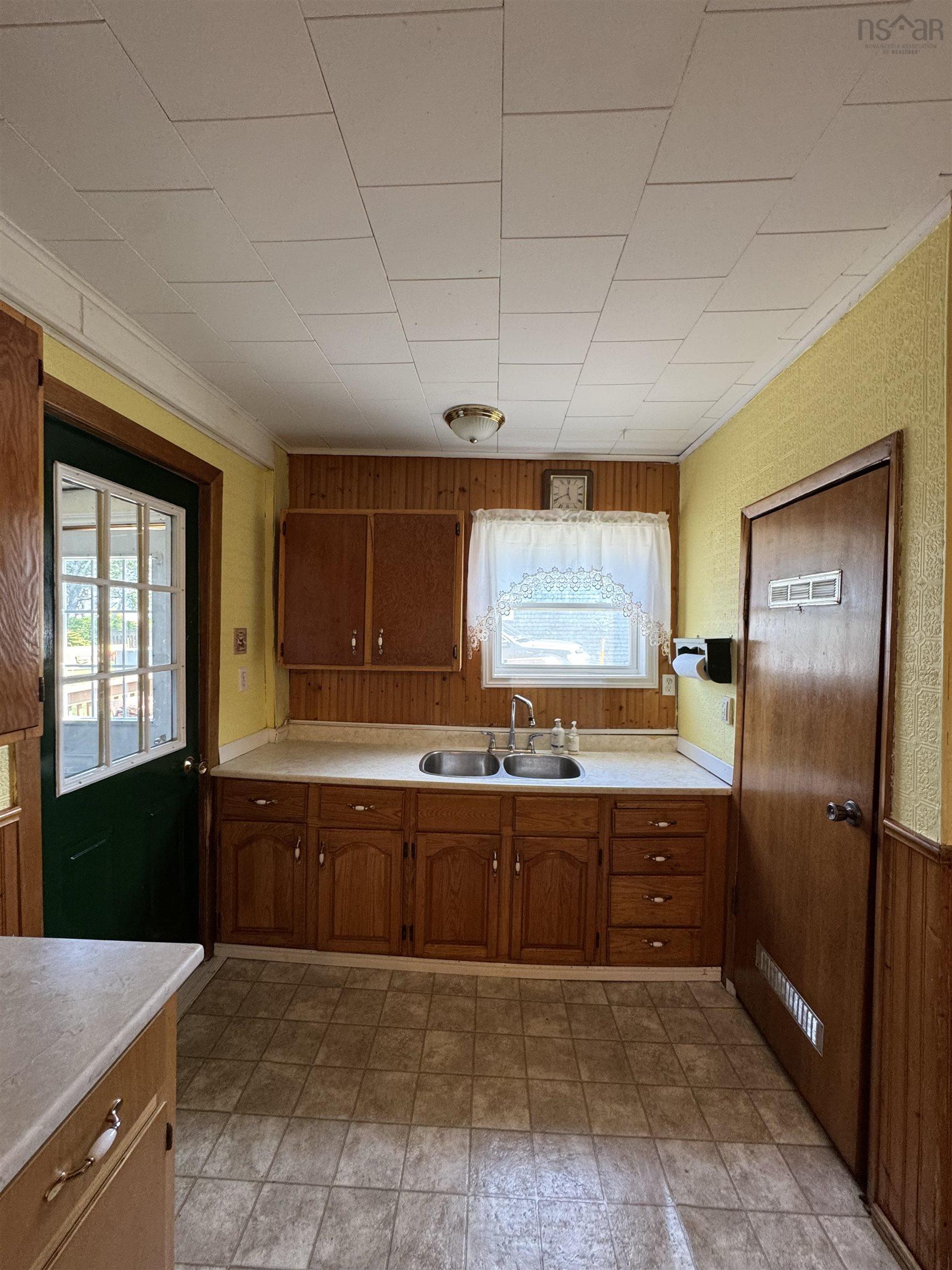 $54,500.00: 30 Pleasant Street, Dominion