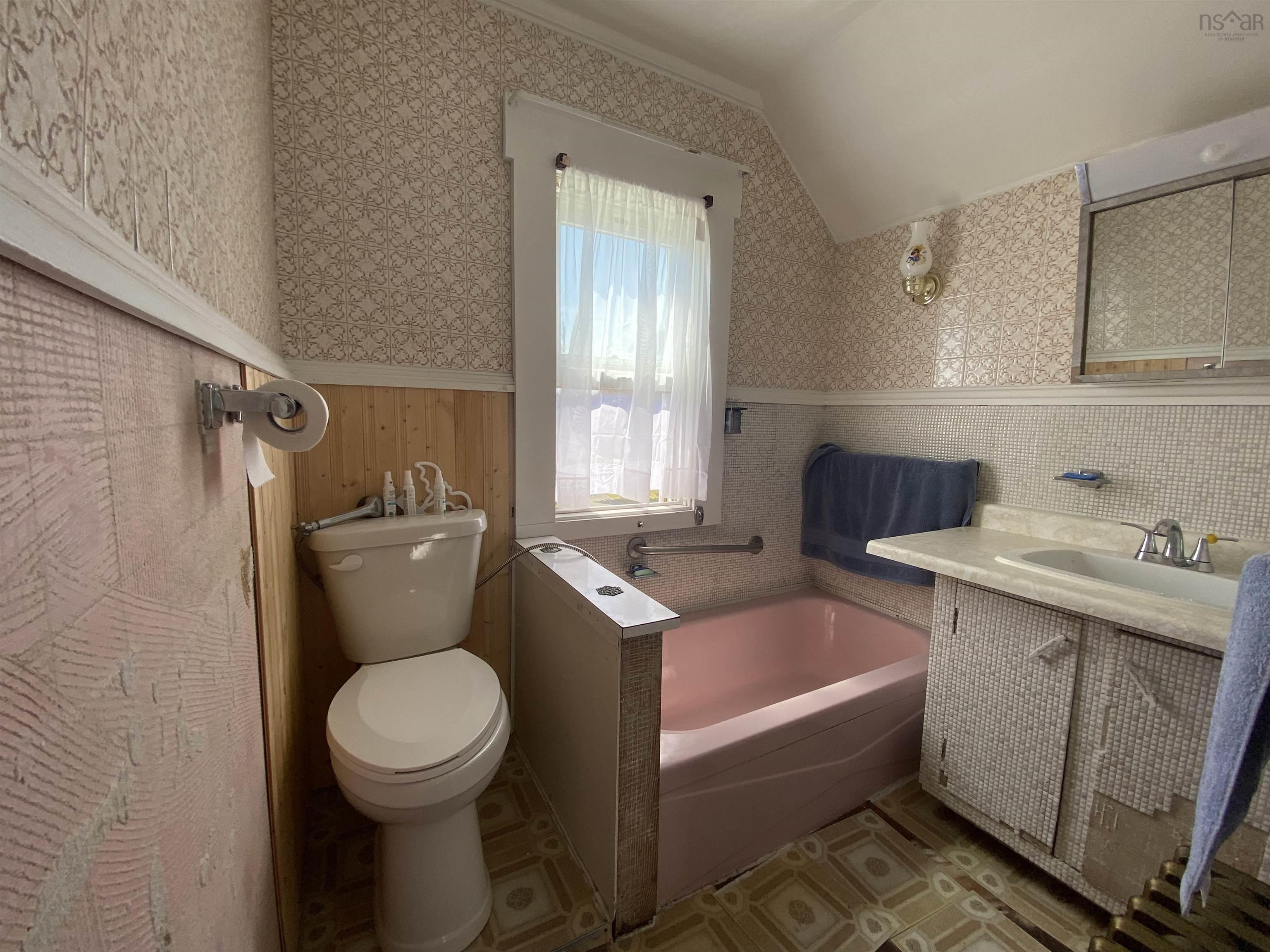 $129,900.00: 571 King Street, New Waterford