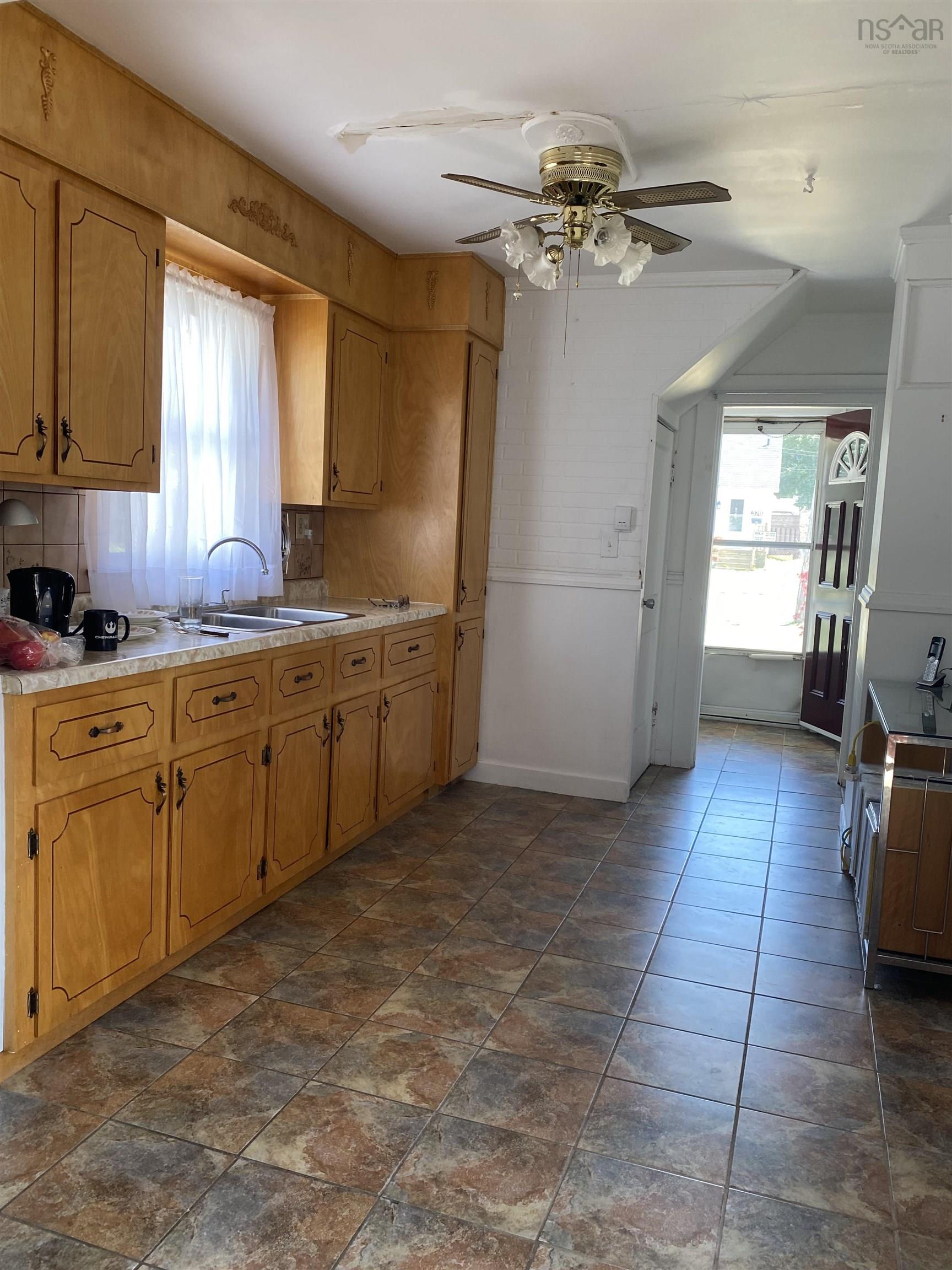 $129,900.00: 571 King Street, New Waterford