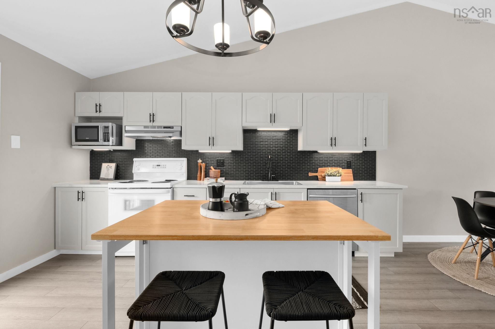 $425,000.00: 31 Brookview Drive, Cole Harbour