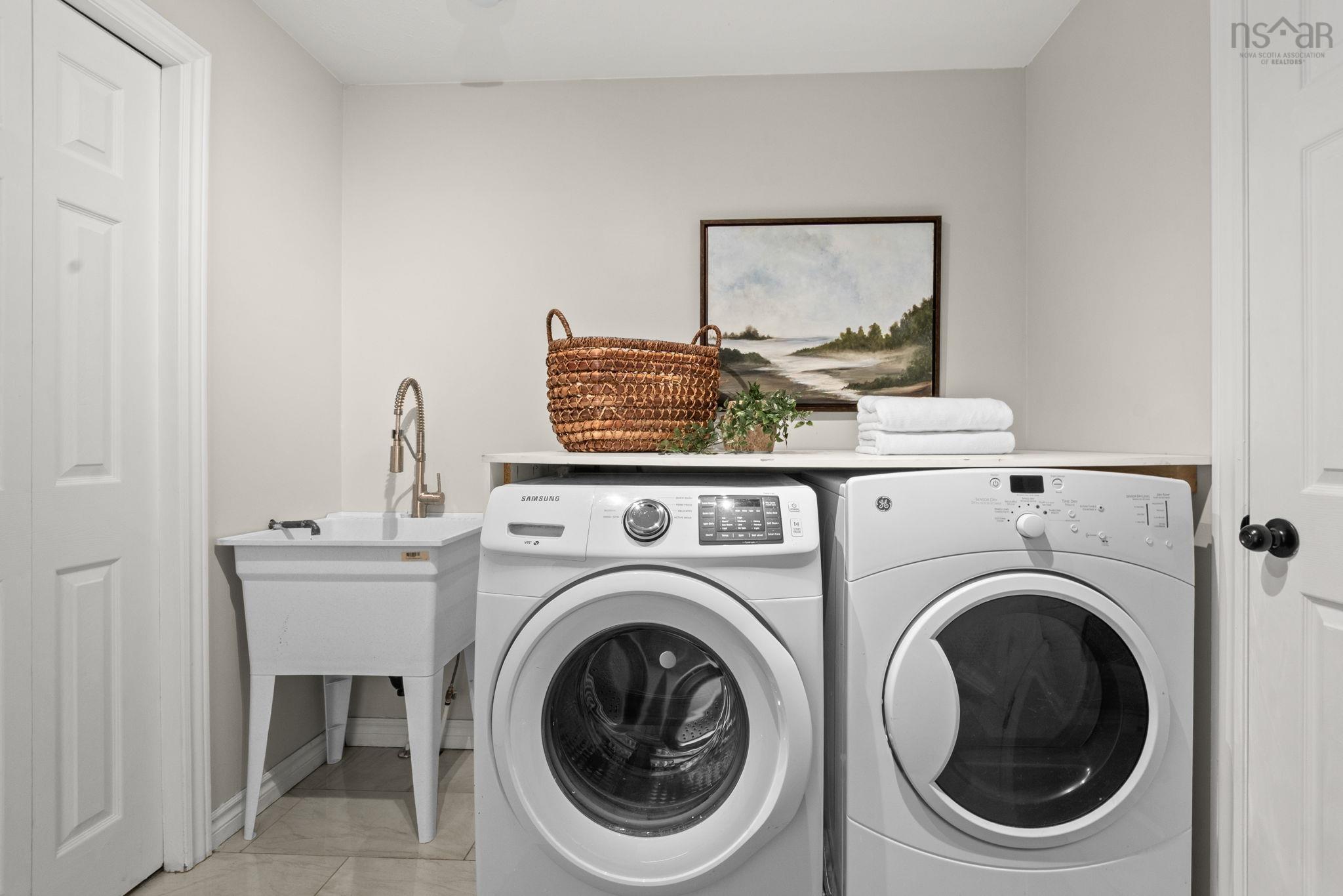 $425,000.00: 31 Brookview Drive, Cole Harbour