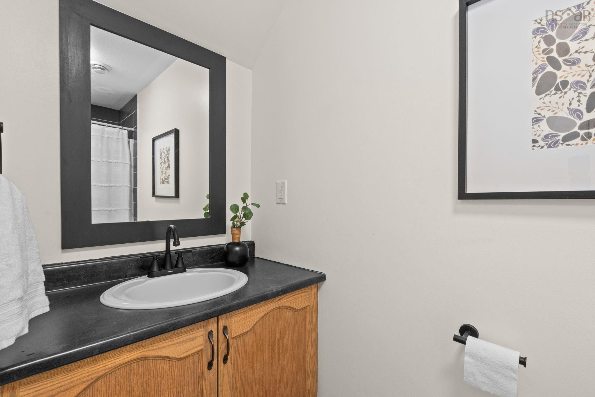 $425,000.00: 31 Brookview Drive, Cole Harbour