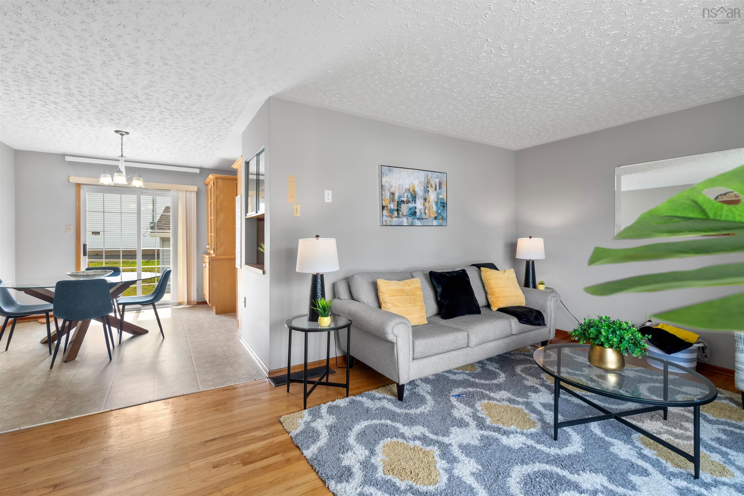 $494,900.00: 6 Codroy Avenue, Lake Loon