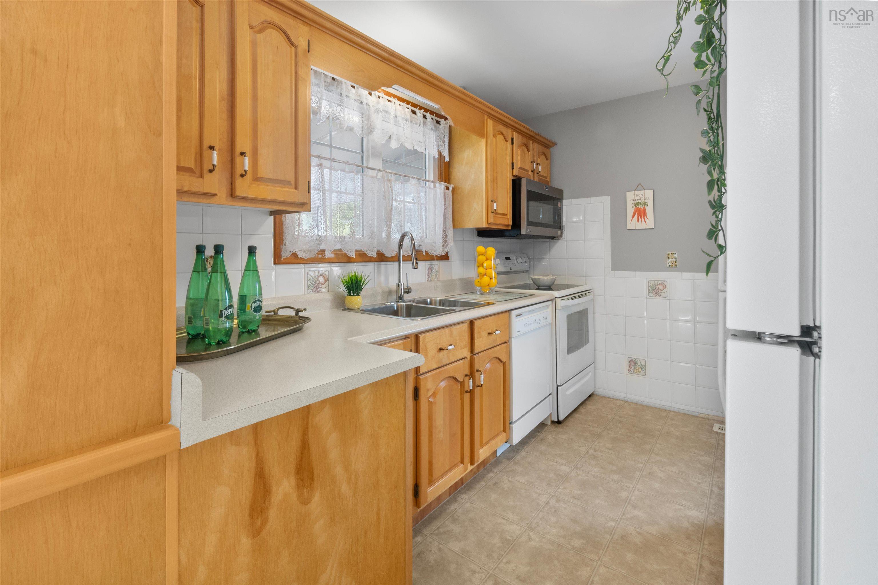 $494,900.00: 6 Codroy Avenue, Lake Loon