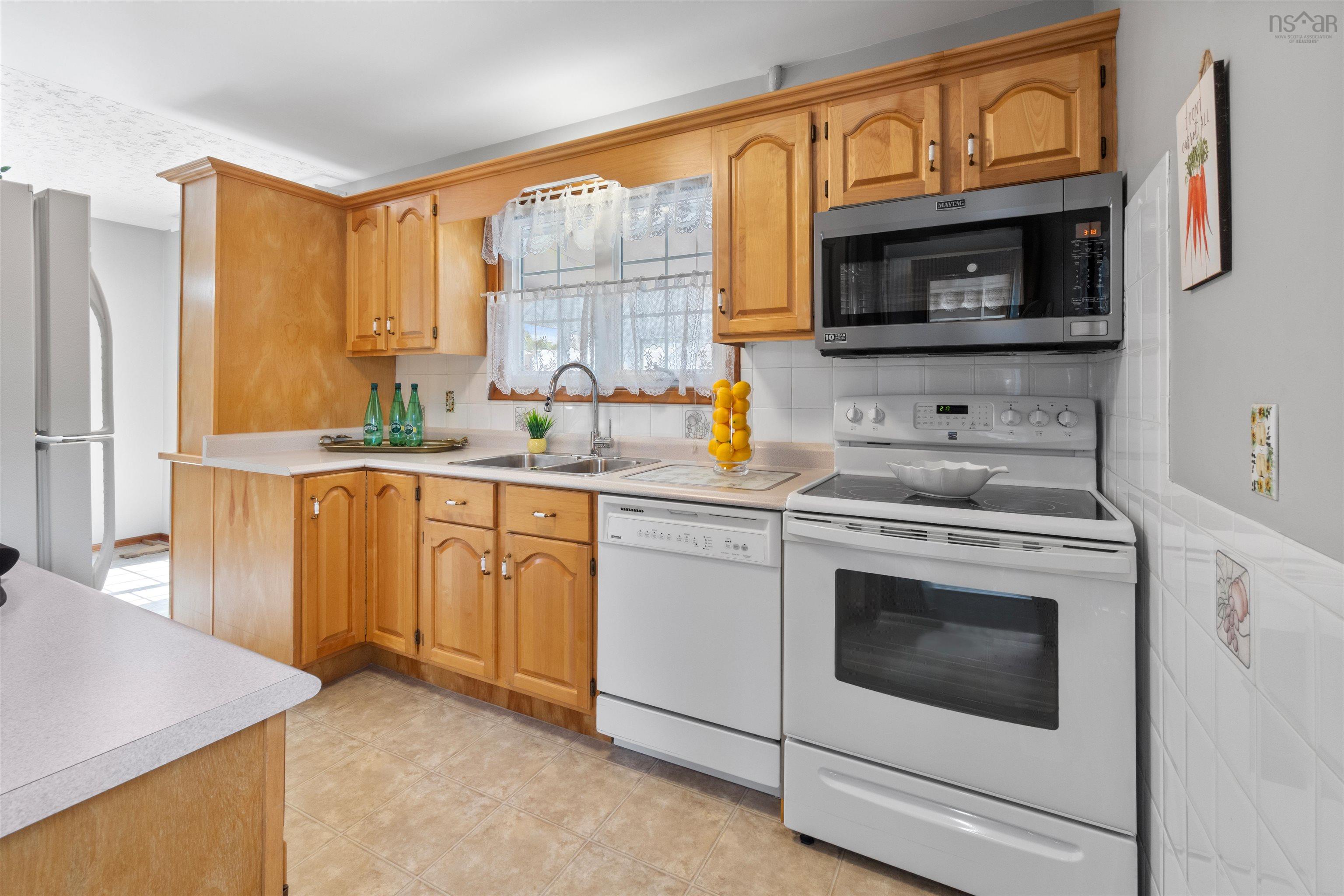 $494,900.00: 6 Codroy Avenue, Lake Loon