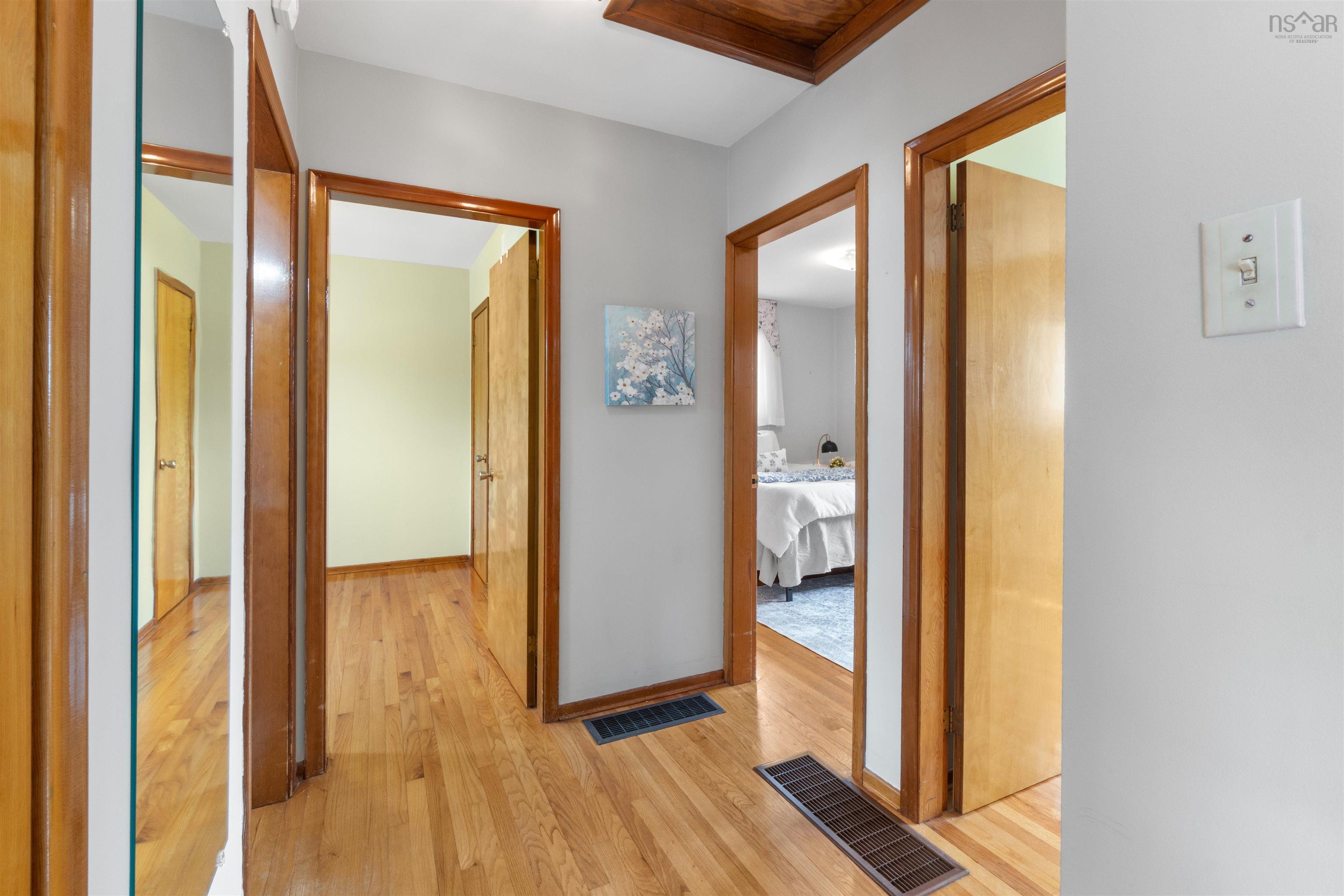 $494,900.00: 6 Codroy Avenue, Lake Loon