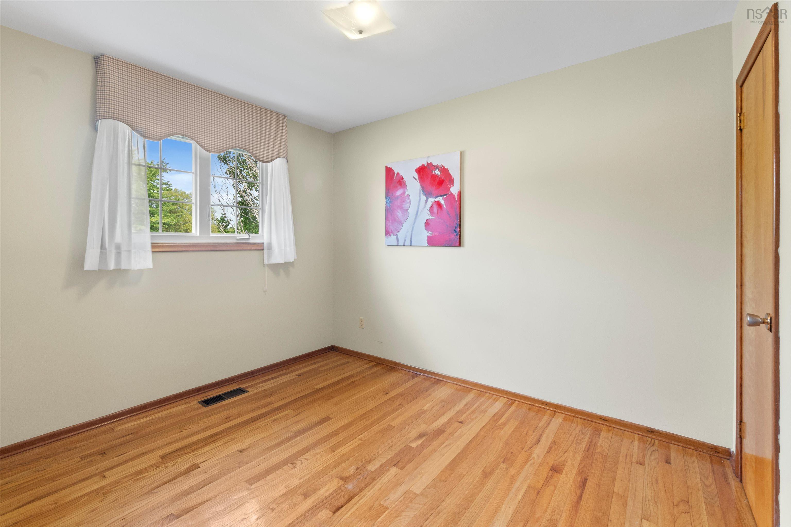 $494,900.00: 6 Codroy Avenue, Lake Loon