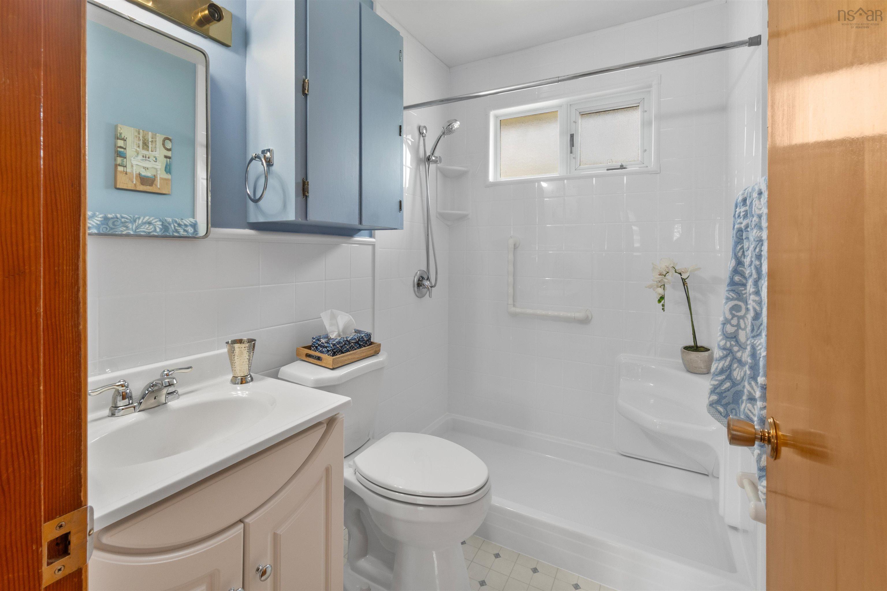 $494,900.00: 6 Codroy Avenue, Lake Loon