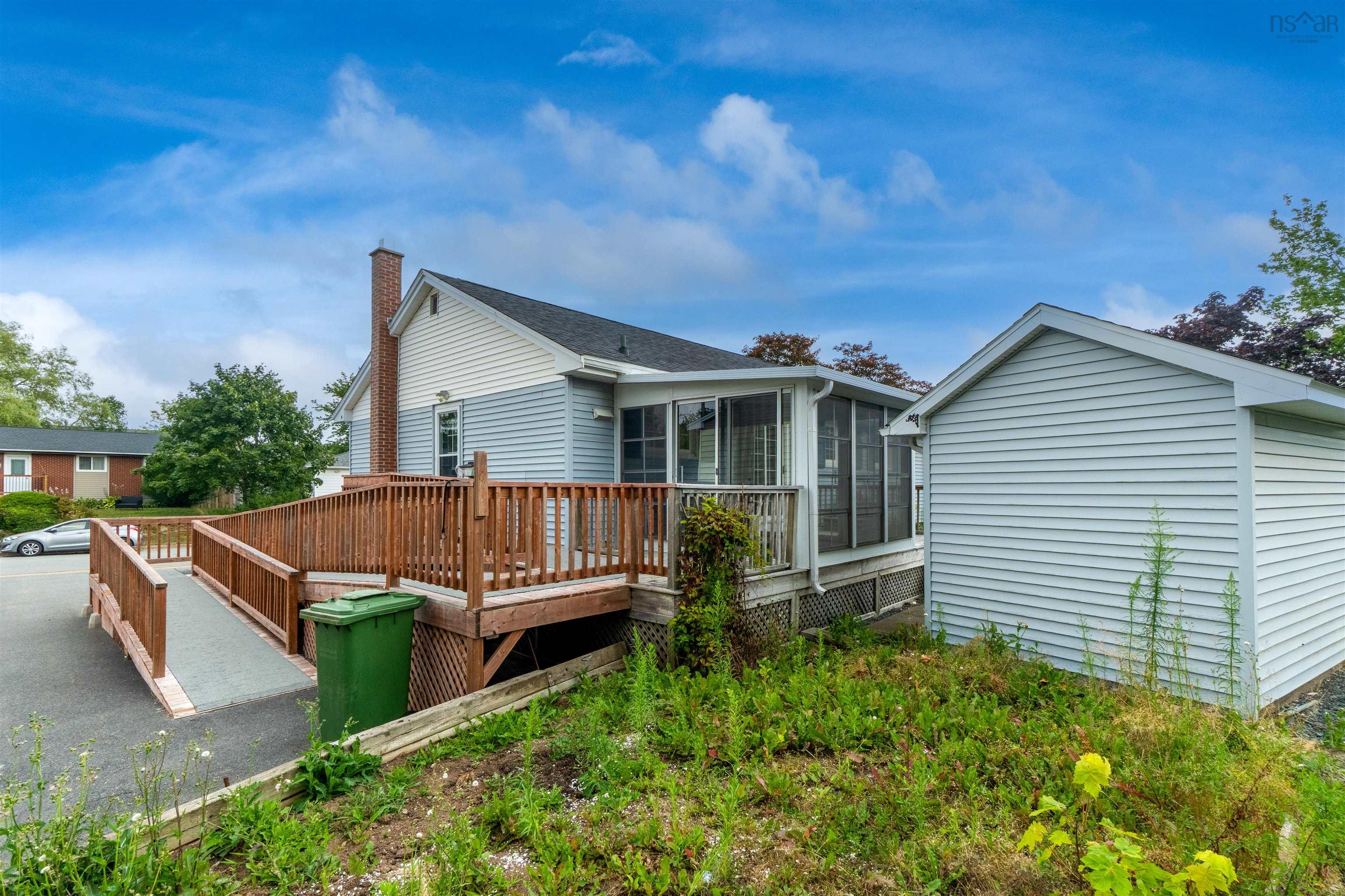 $494,900.00: 6 Codroy Avenue, Lake Loon