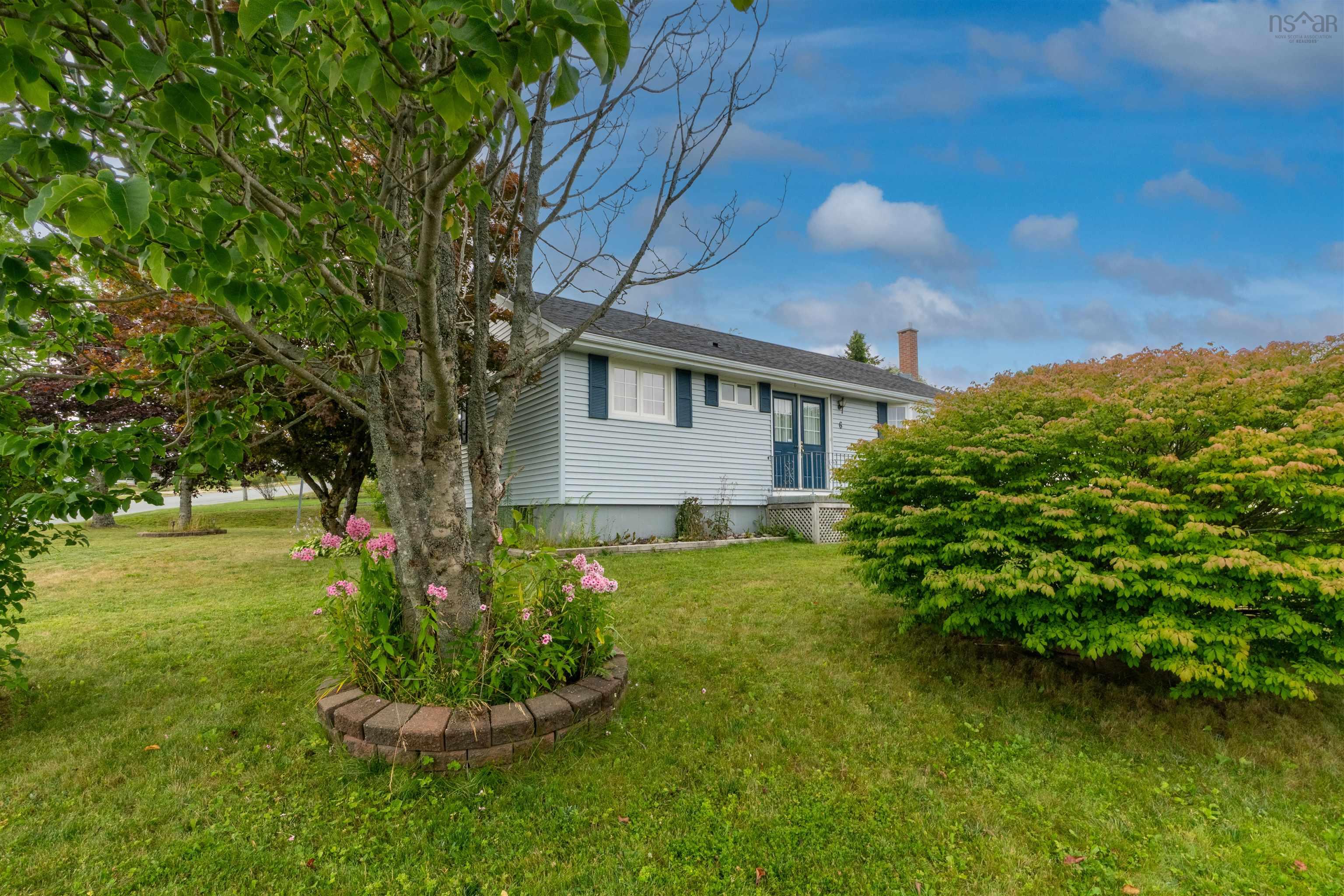 $494,900.00: 6 Codroy Avenue, Lake Loon