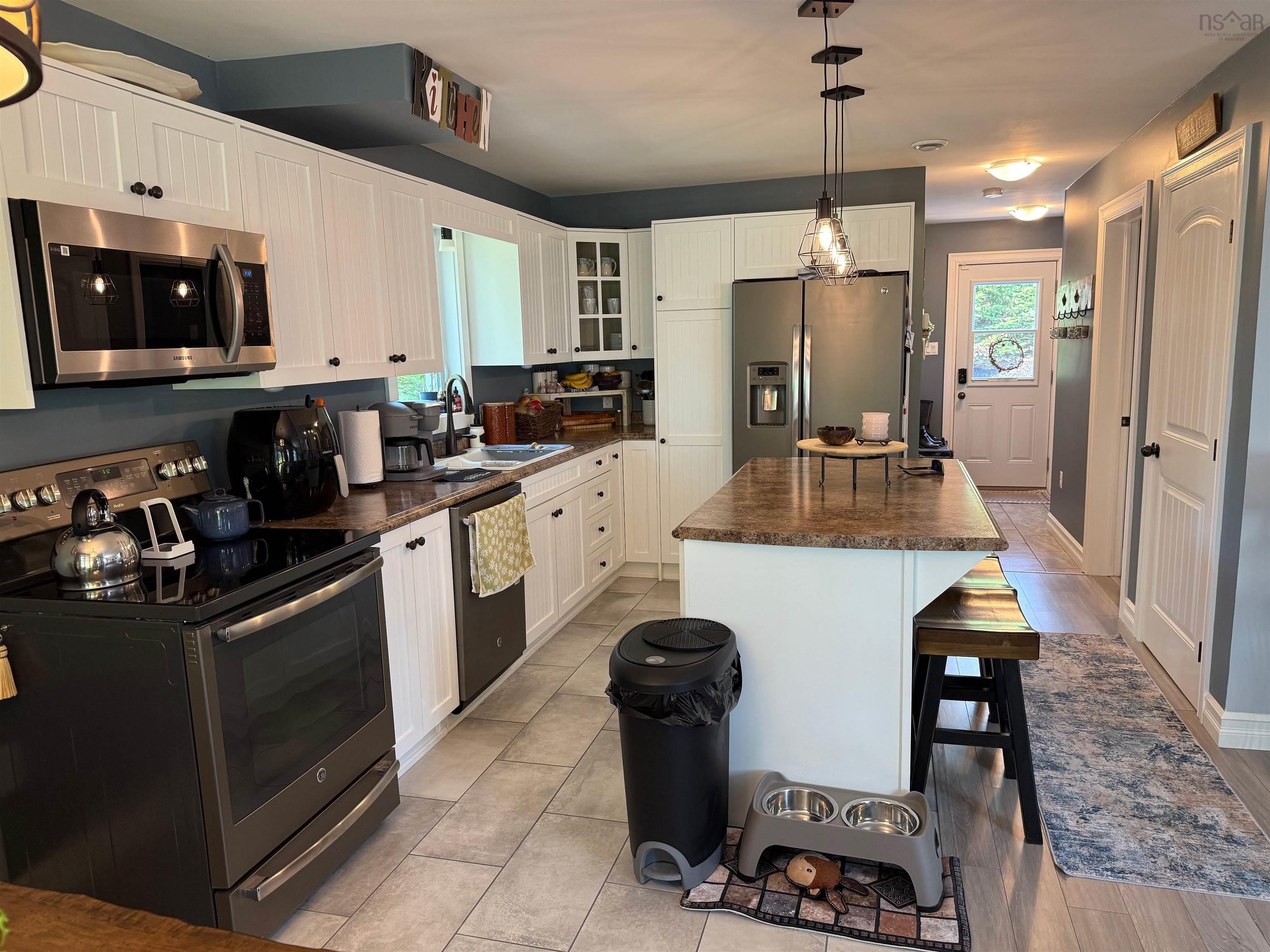 $749,900.00: 4 62 Western Point Lane, East Uniacke