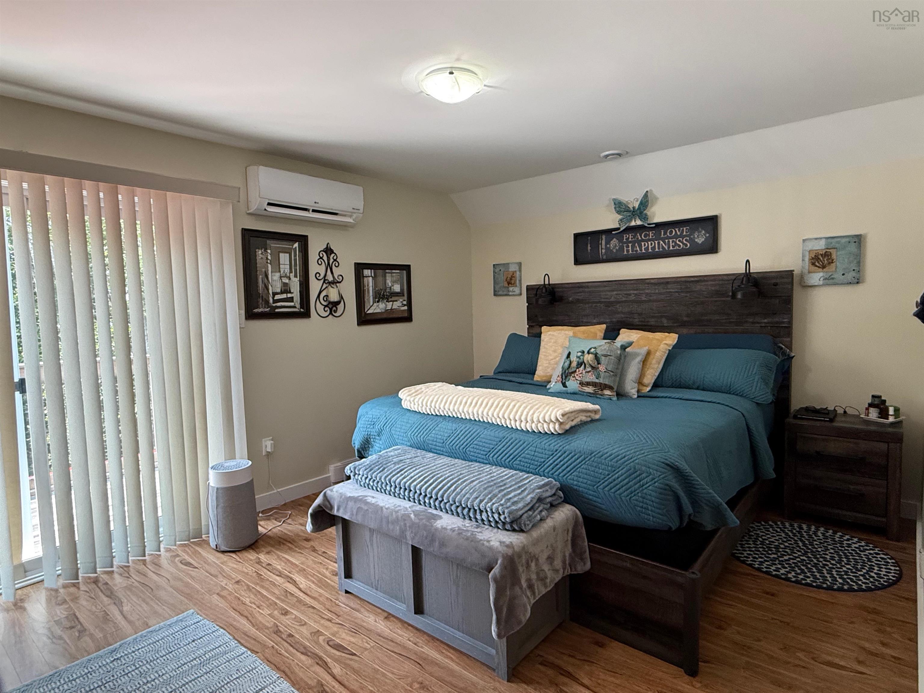 $749,900.00: 4 62 Western Point Lane, East Uniacke