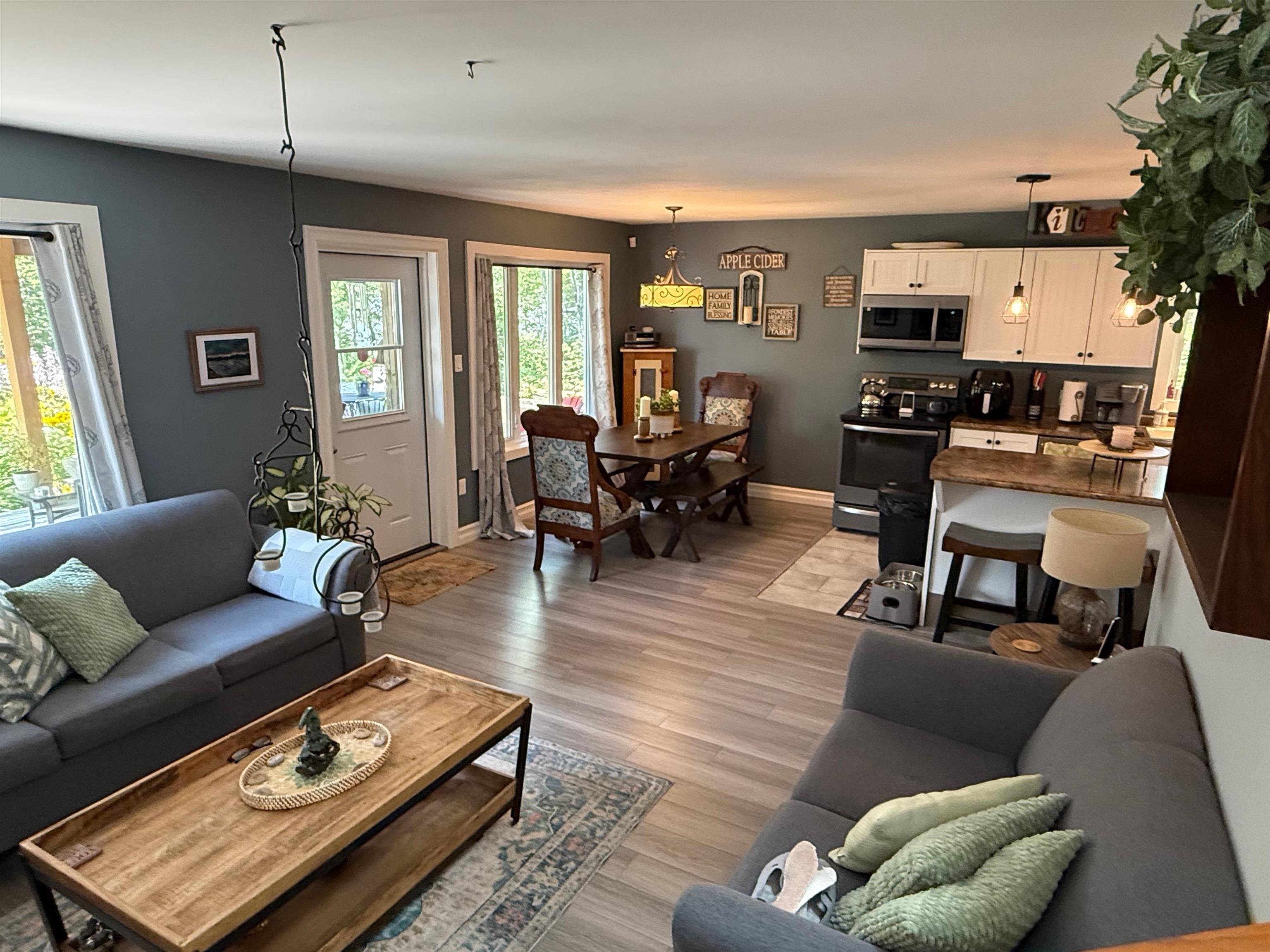 $749,900.00: 4 62 Western Point Lane, East Uniacke