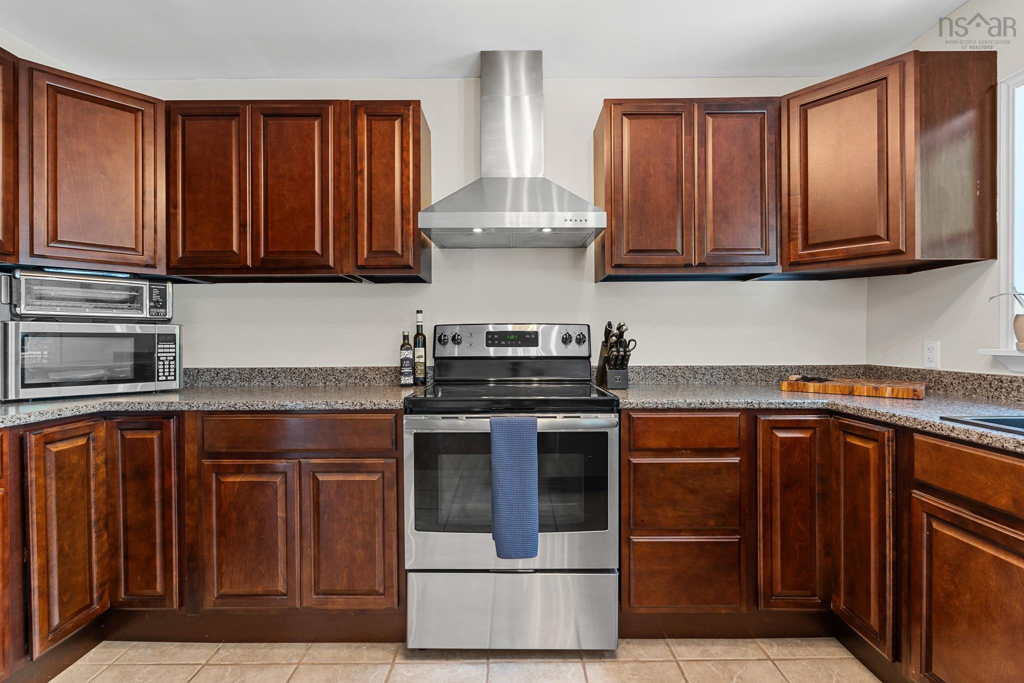 $474,900.00: 2 Candlewood Lane, Lower Sackville