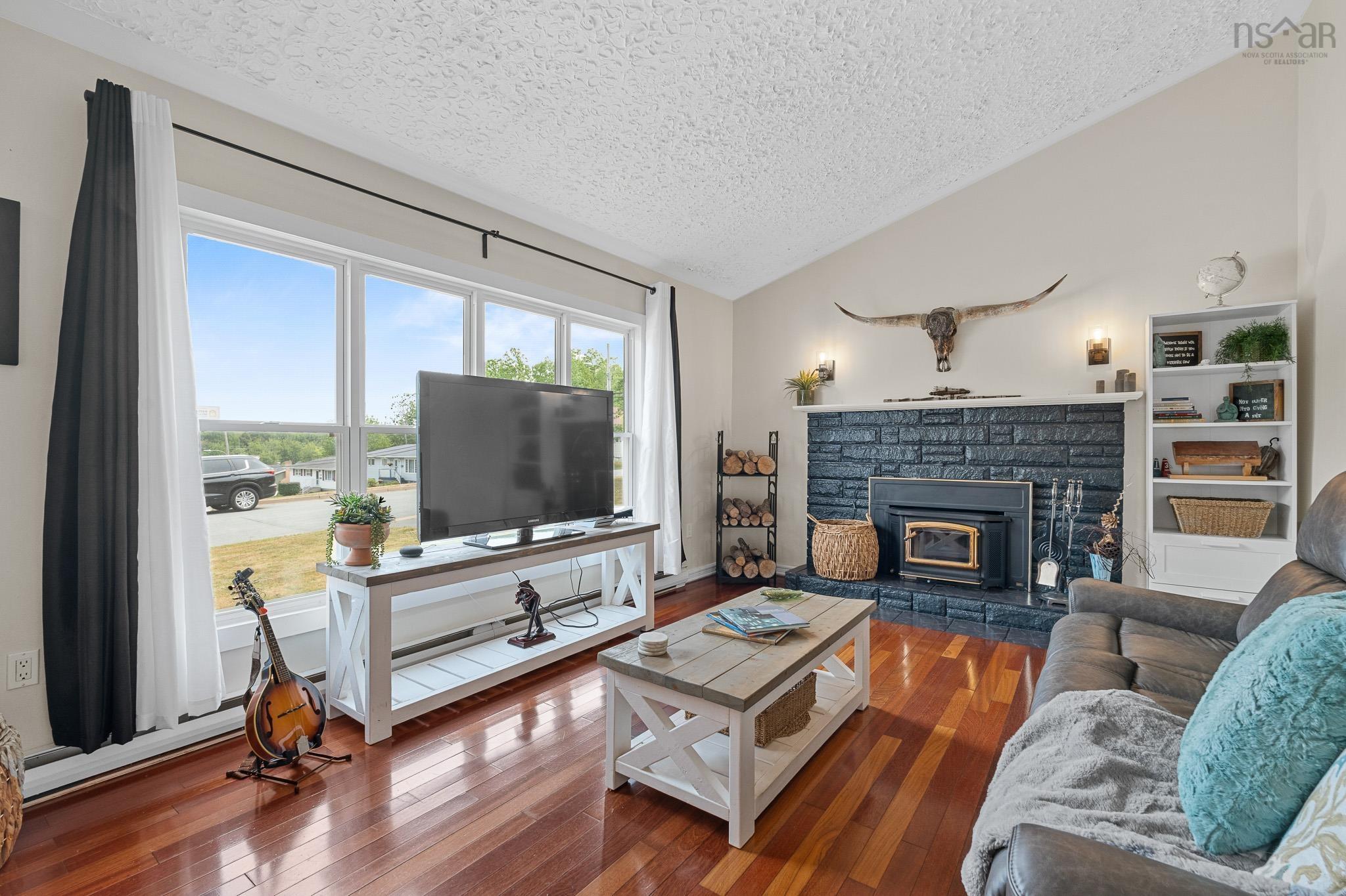 $474,900.00: 2 Candlewood Lane, Lower Sackville