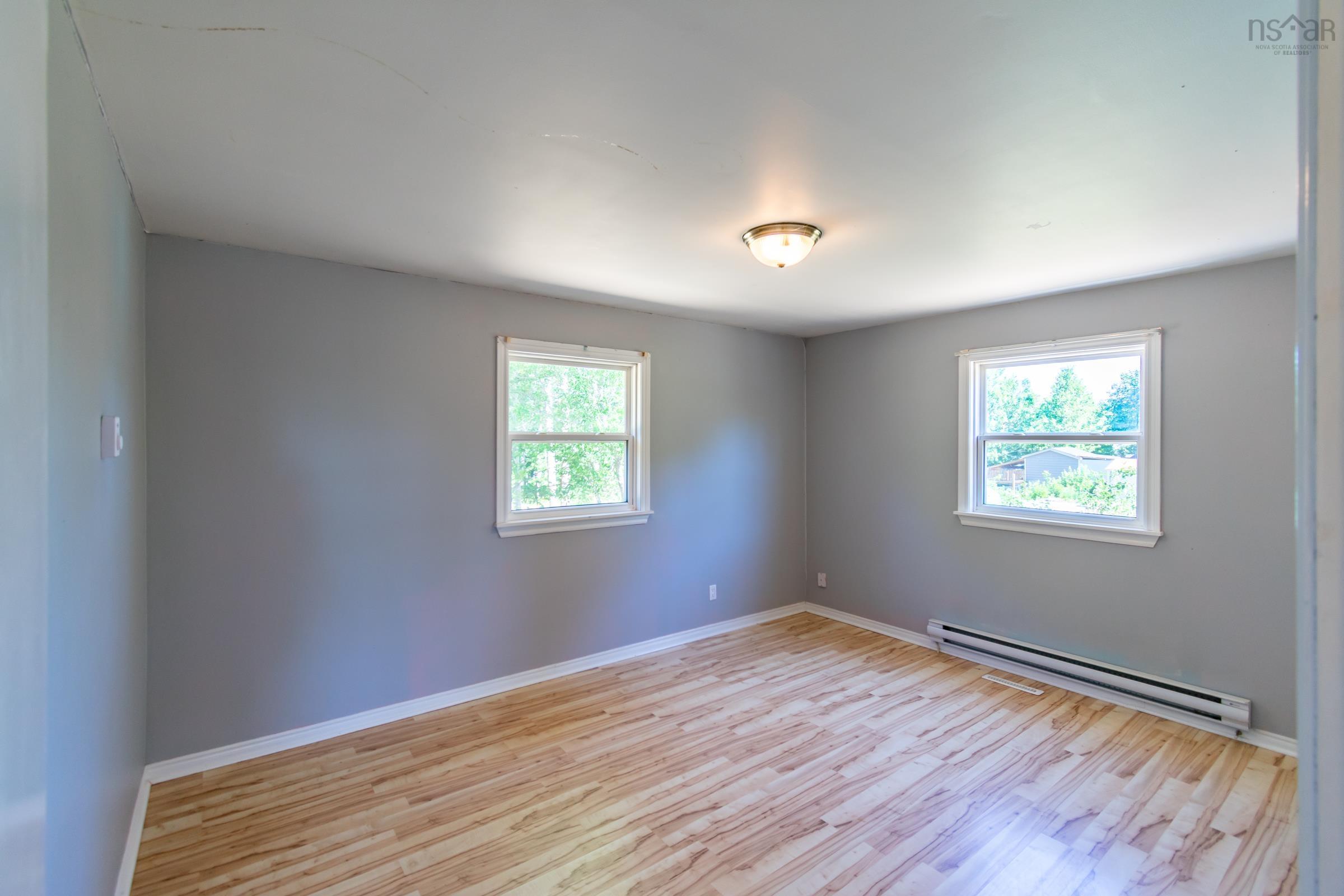 $349,900.00: 495 Pine Ridge Avenue, Kingston