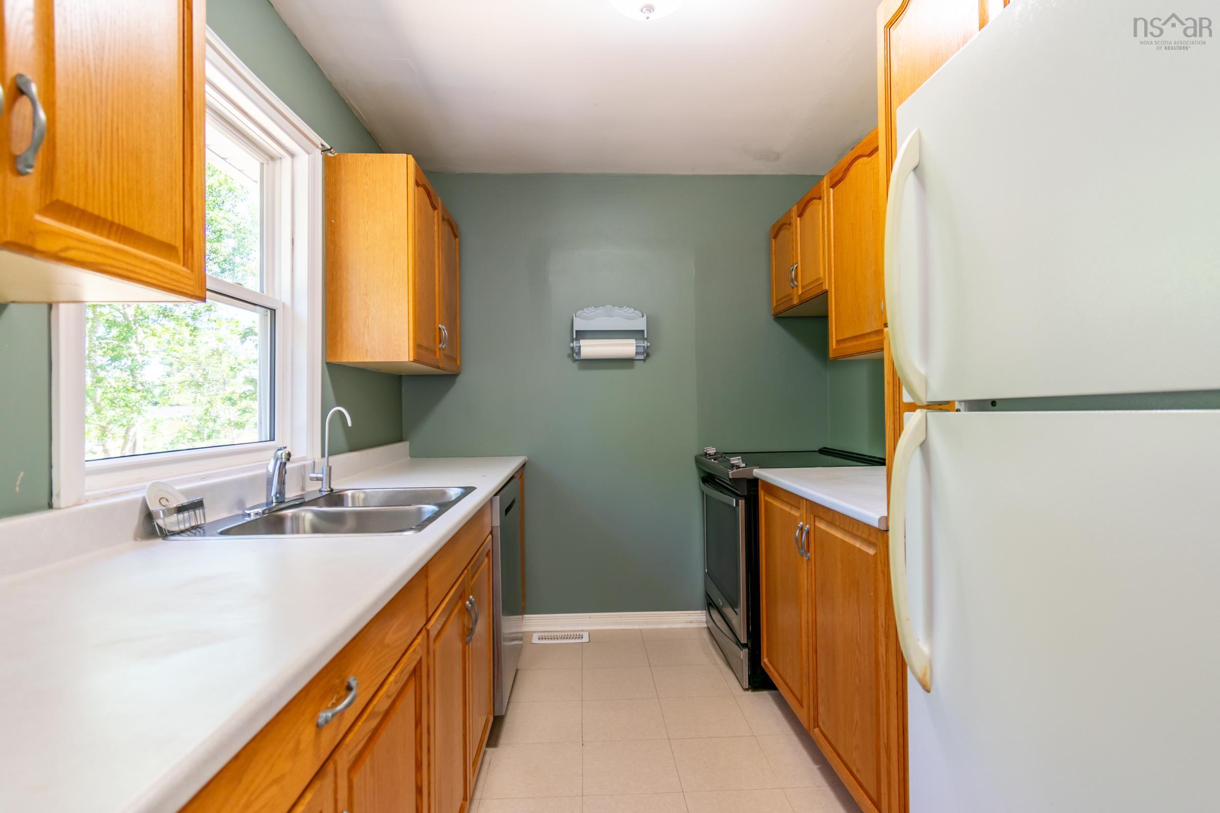 $349,900.00: 495 Pine Ridge Avenue, Kingston