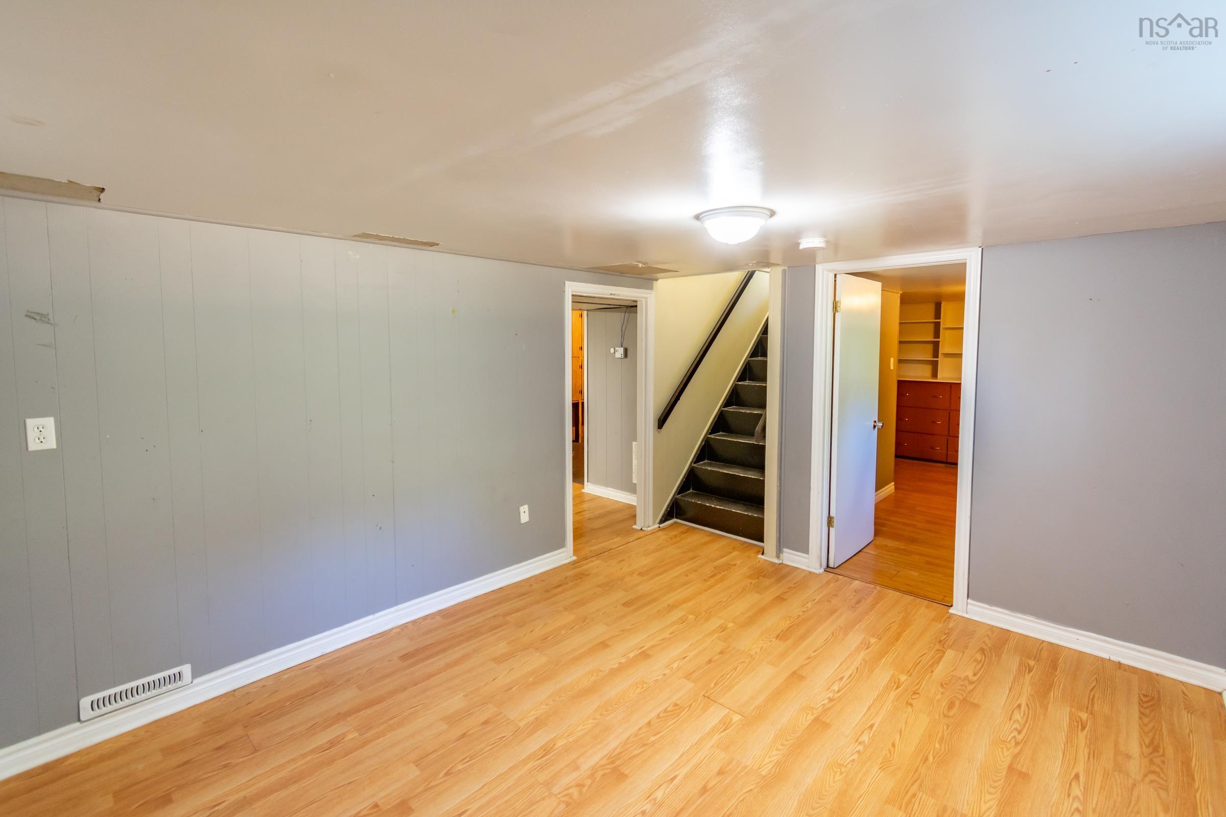 $349,900.00: 495 Pine Ridge Avenue, Kingston