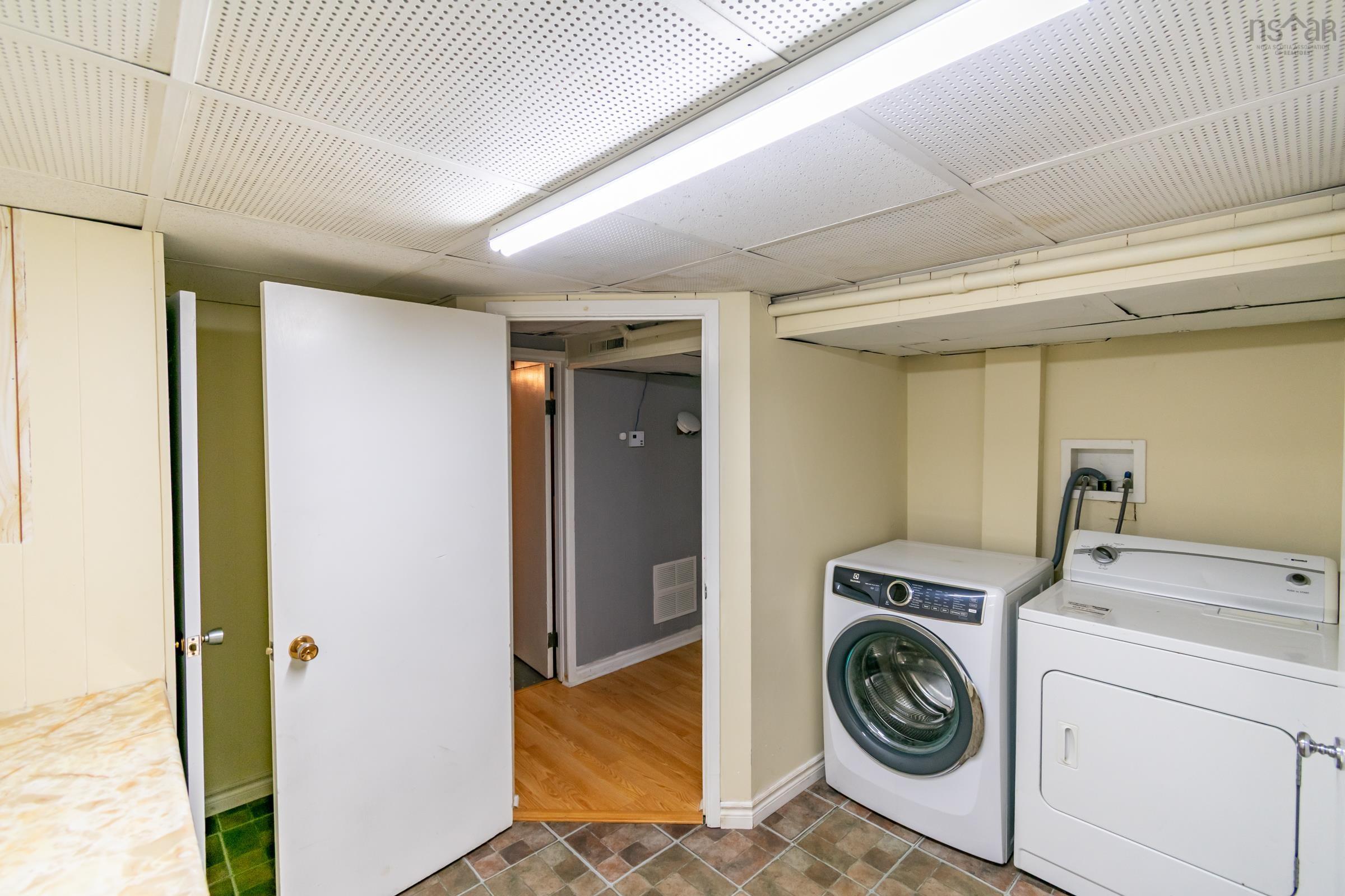 $349,900.00: 495 Pine Ridge Avenue, Kingston