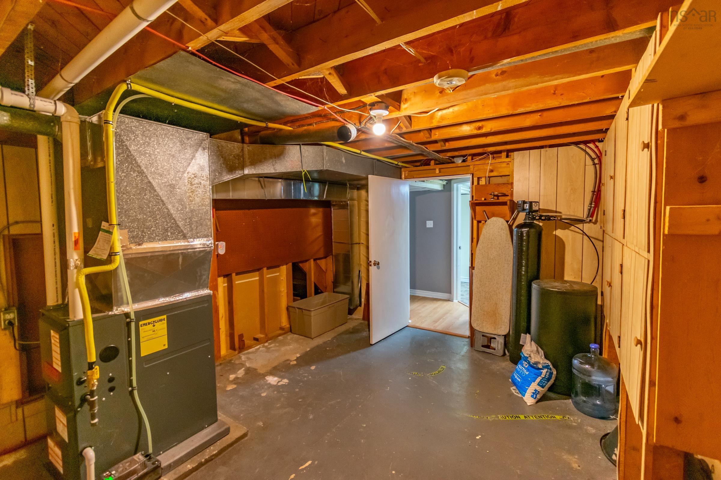 $349,900.00: 495 Pine Ridge Avenue, Kingston